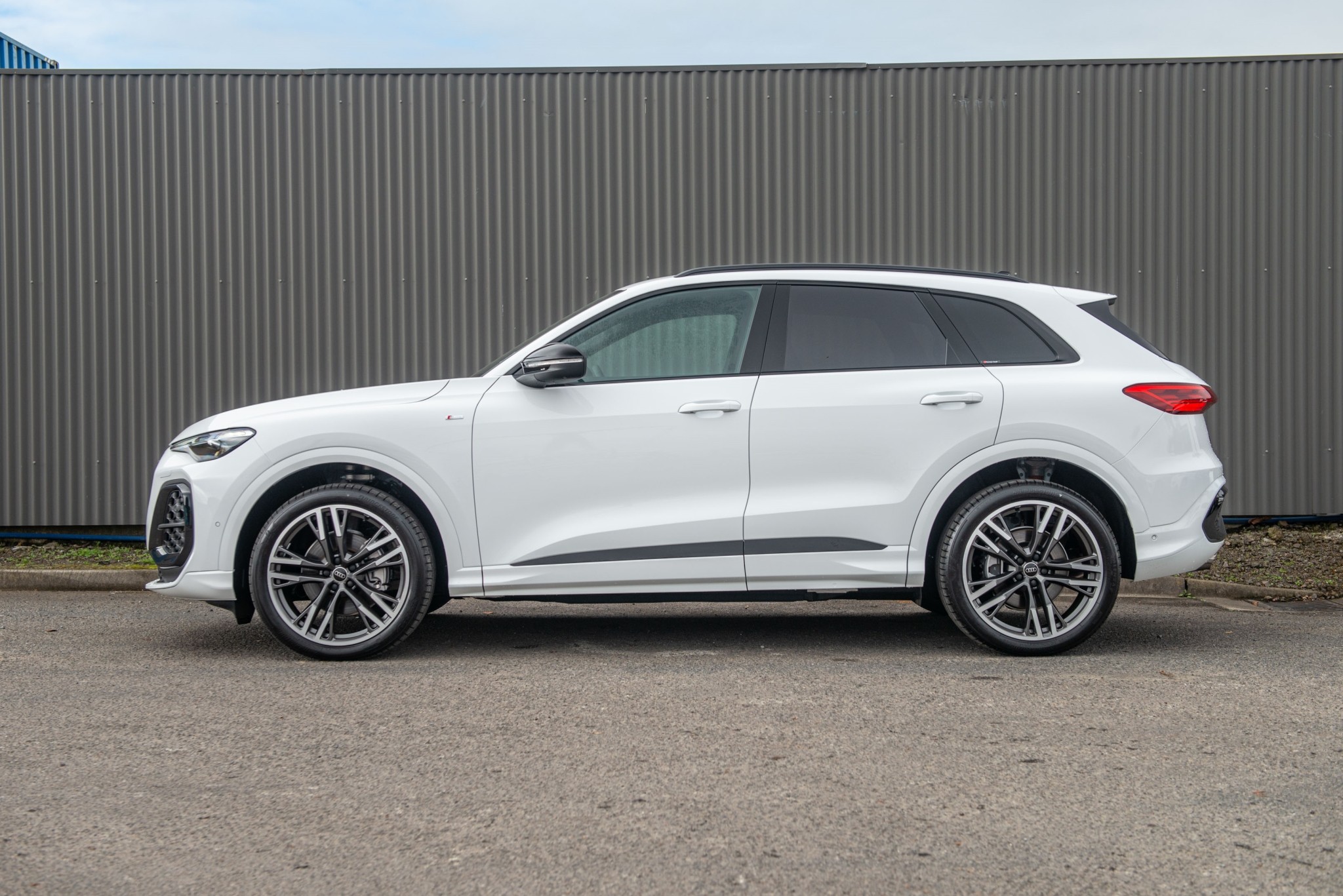 2026 Audi Q5 2.0TFSI MHEV+ S line quattro Carousel 7