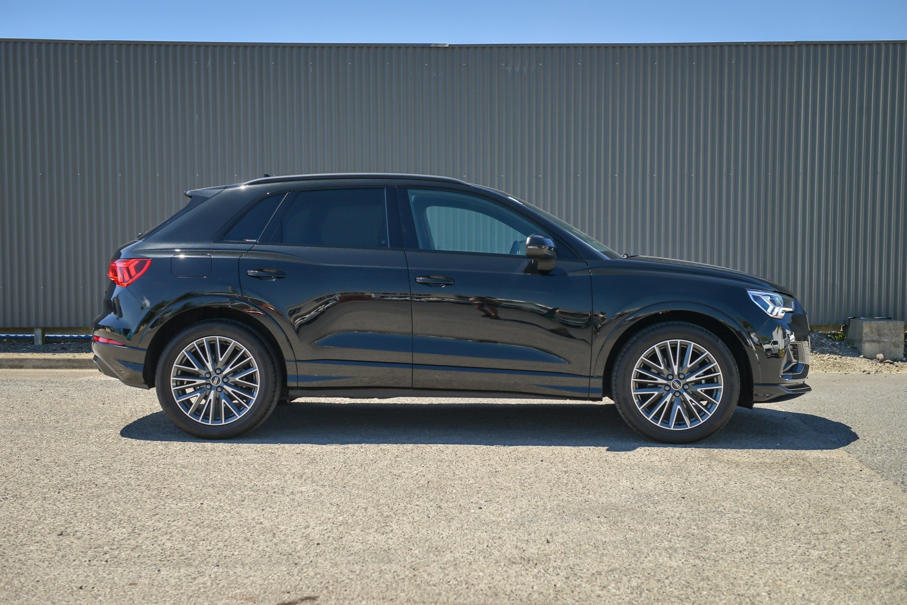 2025 Audi Q3 35 1.4TFSI Dynamic Black Edition Carousel 4