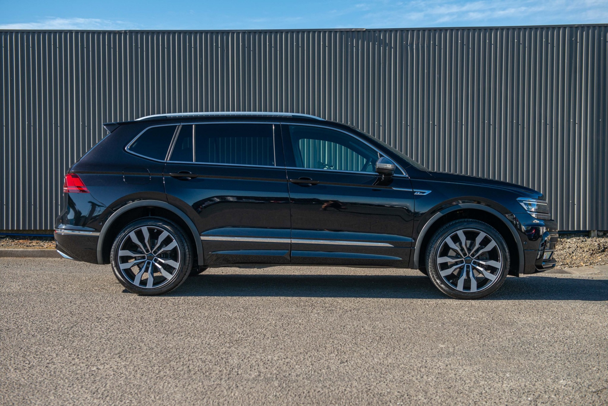 2020 Volkswagen Tiguan Allspace TSI R-Line 4Motion 2.0 Carousel 6