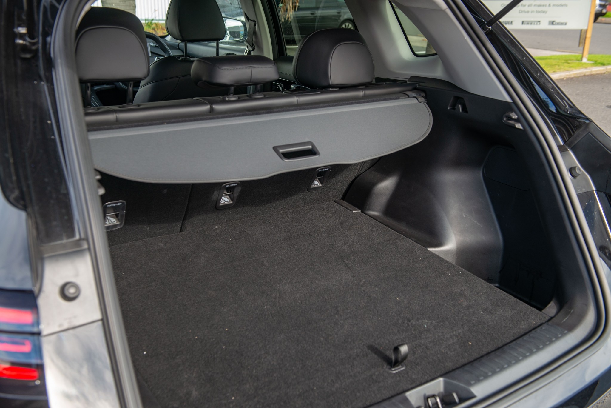 2025 Geely Starray EM-i Complete Phev/At Carousel 1