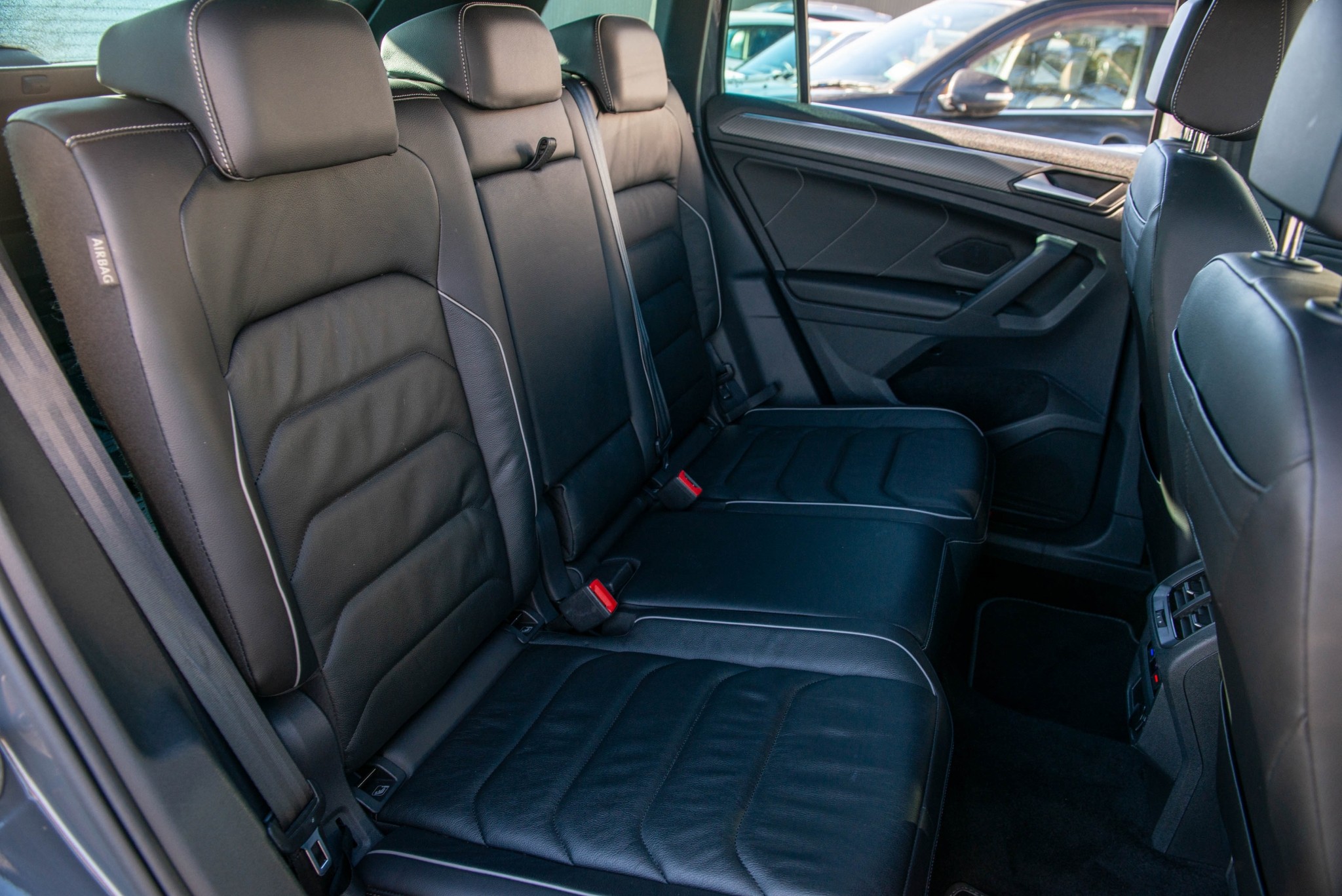 2021 Volkswagen Tiguan TSI R-Line 4Motion 2.0 Carousel 12
