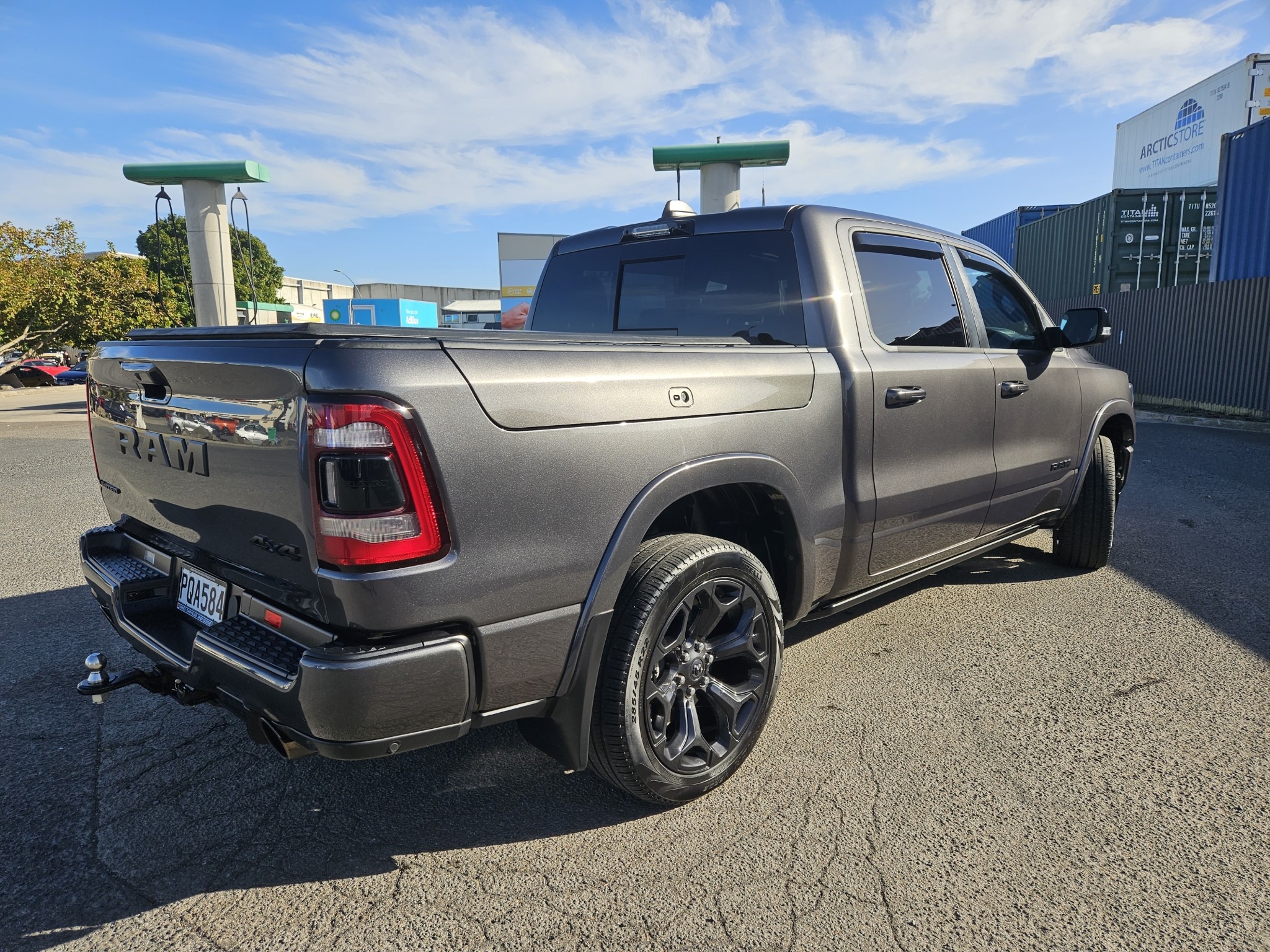 2022 RAM 1500 Limited Rb Night 5.7 Carousel 1