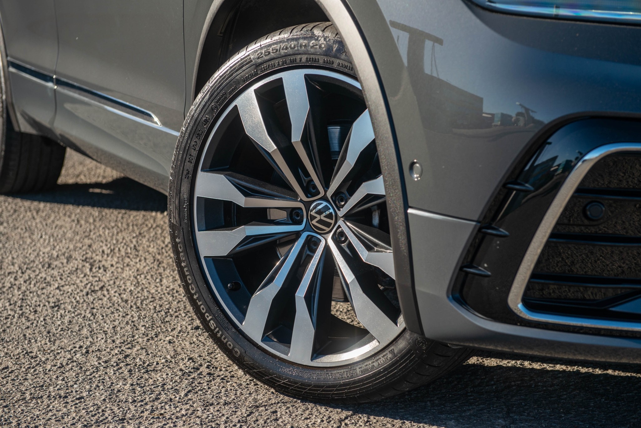 2021 Volkswagen Tiguan TSI R-Line 4Motion 2.0 Carousel 5