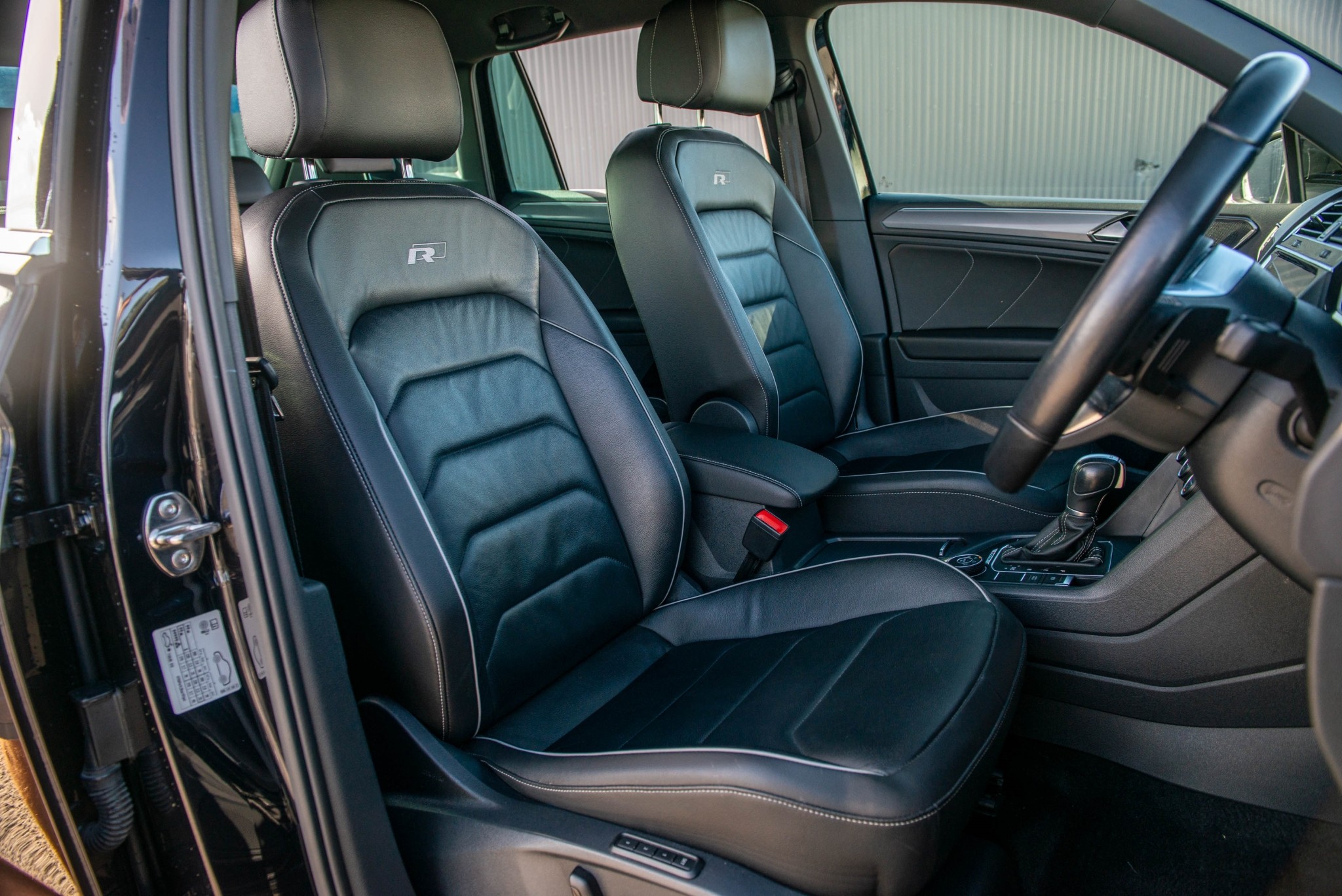 2018 Volkswagen Tiguan TSI R-Line 4Motion Carousel 11