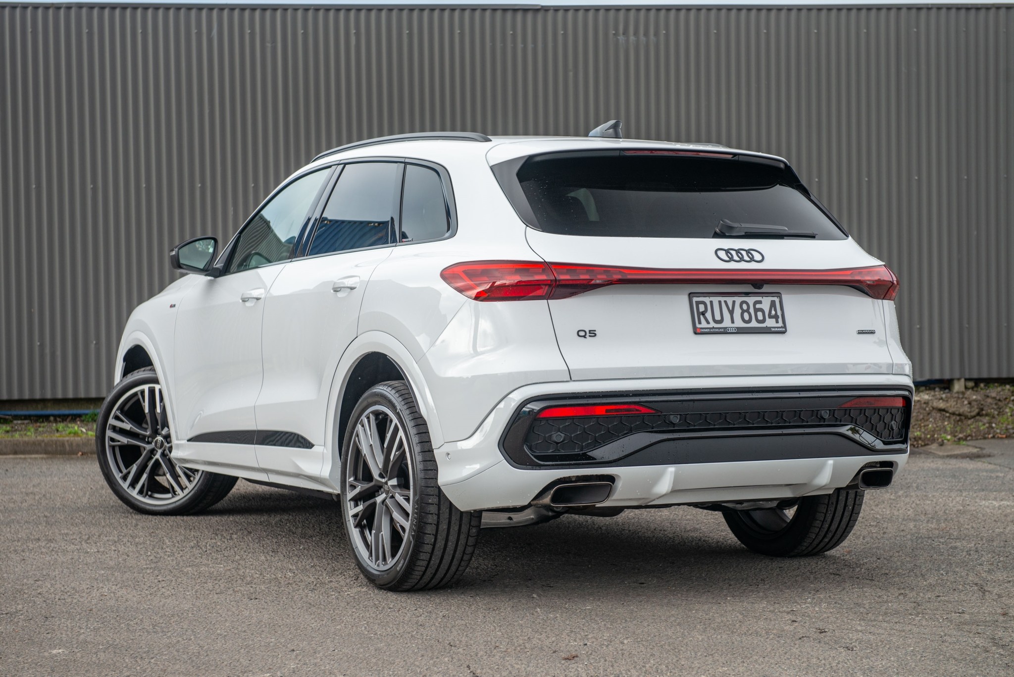 2026 Audi Q5 2.0TFSI MHEV+ S line quattro Carousel 8