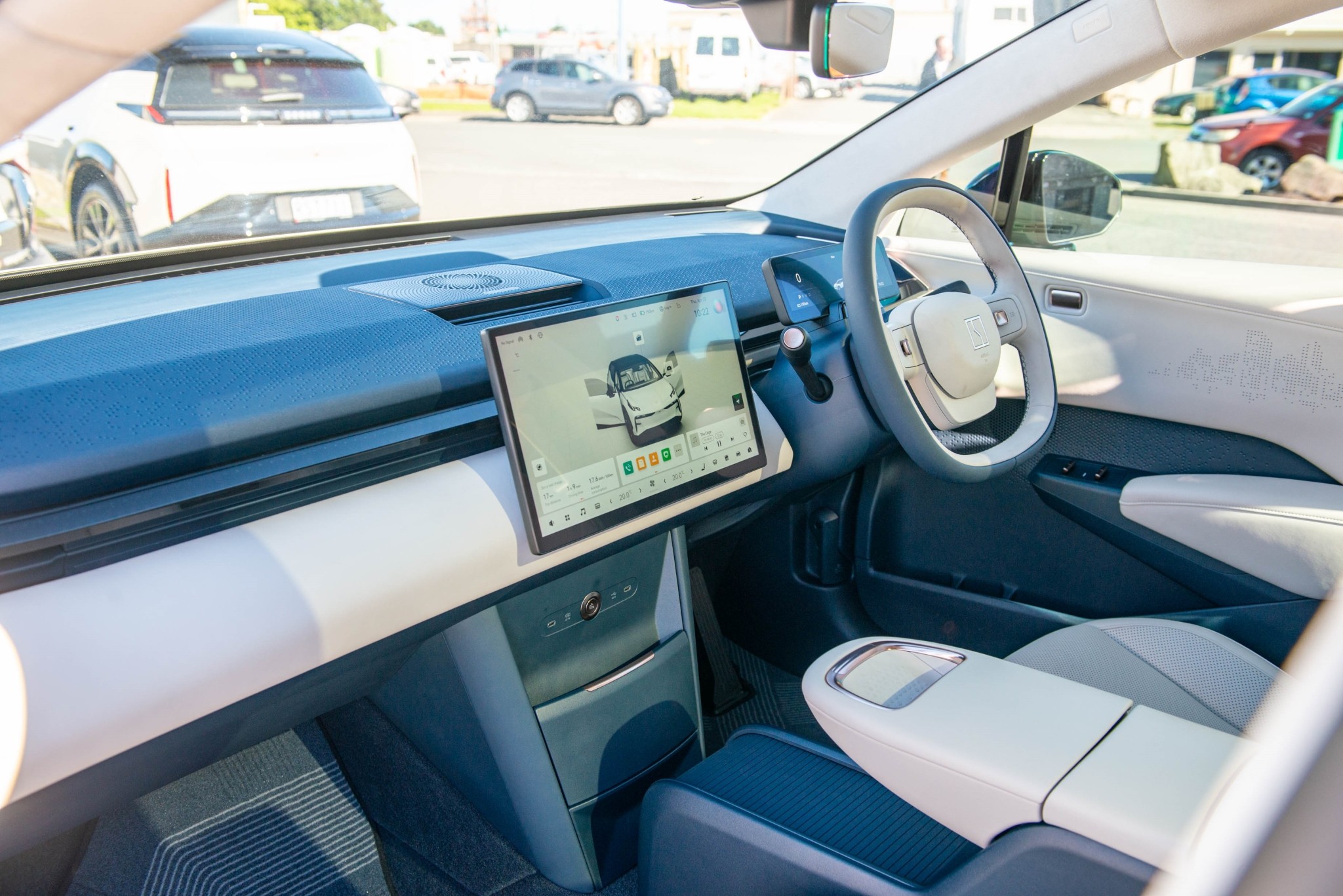 2026 Zeekr X Rwd 66Kwh/Ev/At Carousel 13
