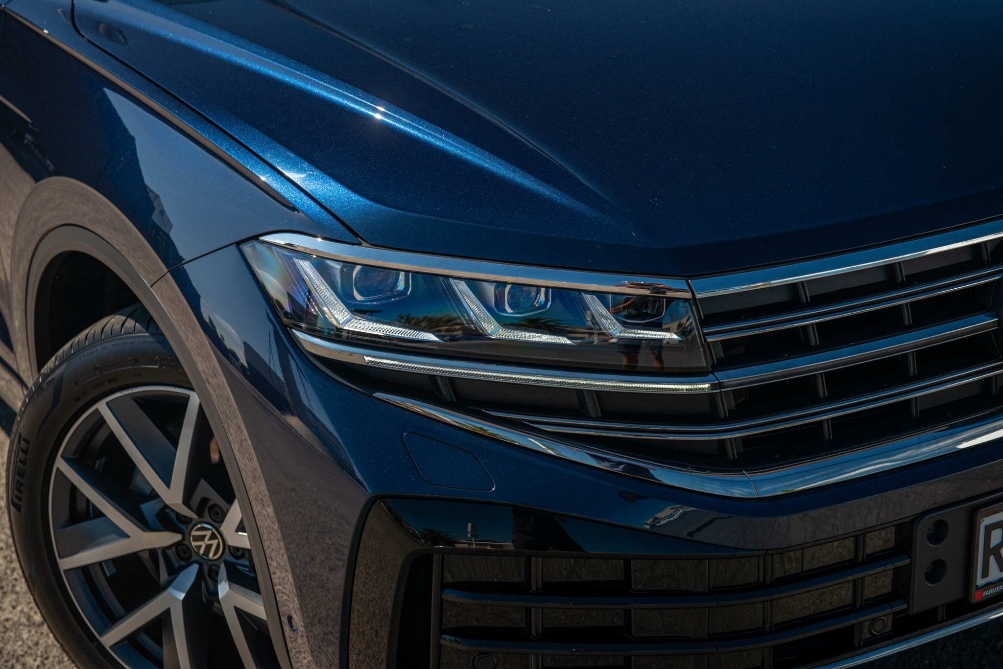 2025 Volkswagen Touareg TDI V6 Carousel 4
