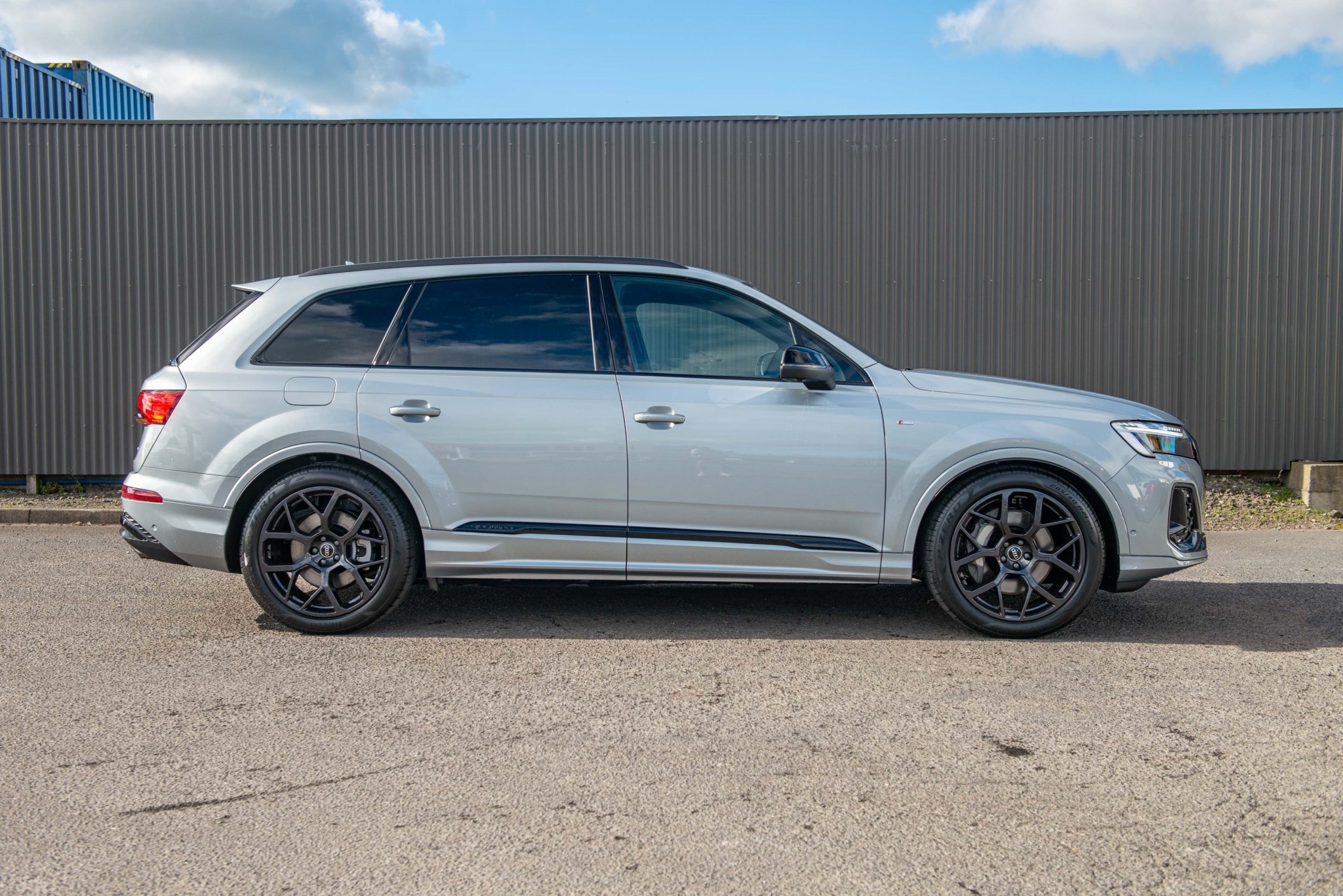 2026 Audi Q7 50 TDI 210kW S line quattro Carousel 4