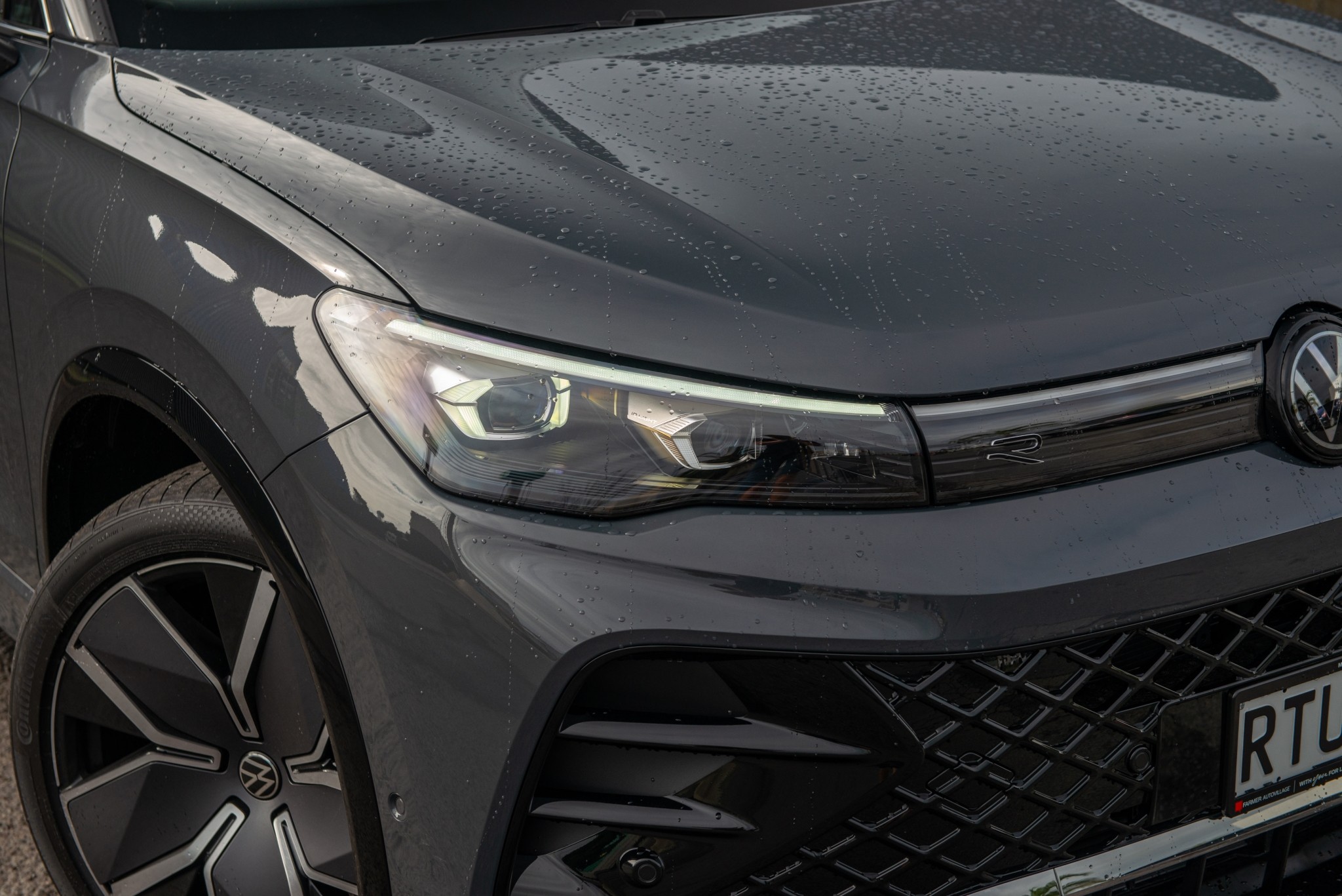 2026 Volkswagen Tiguan R-Line AWD with Touring Package Carousel 2