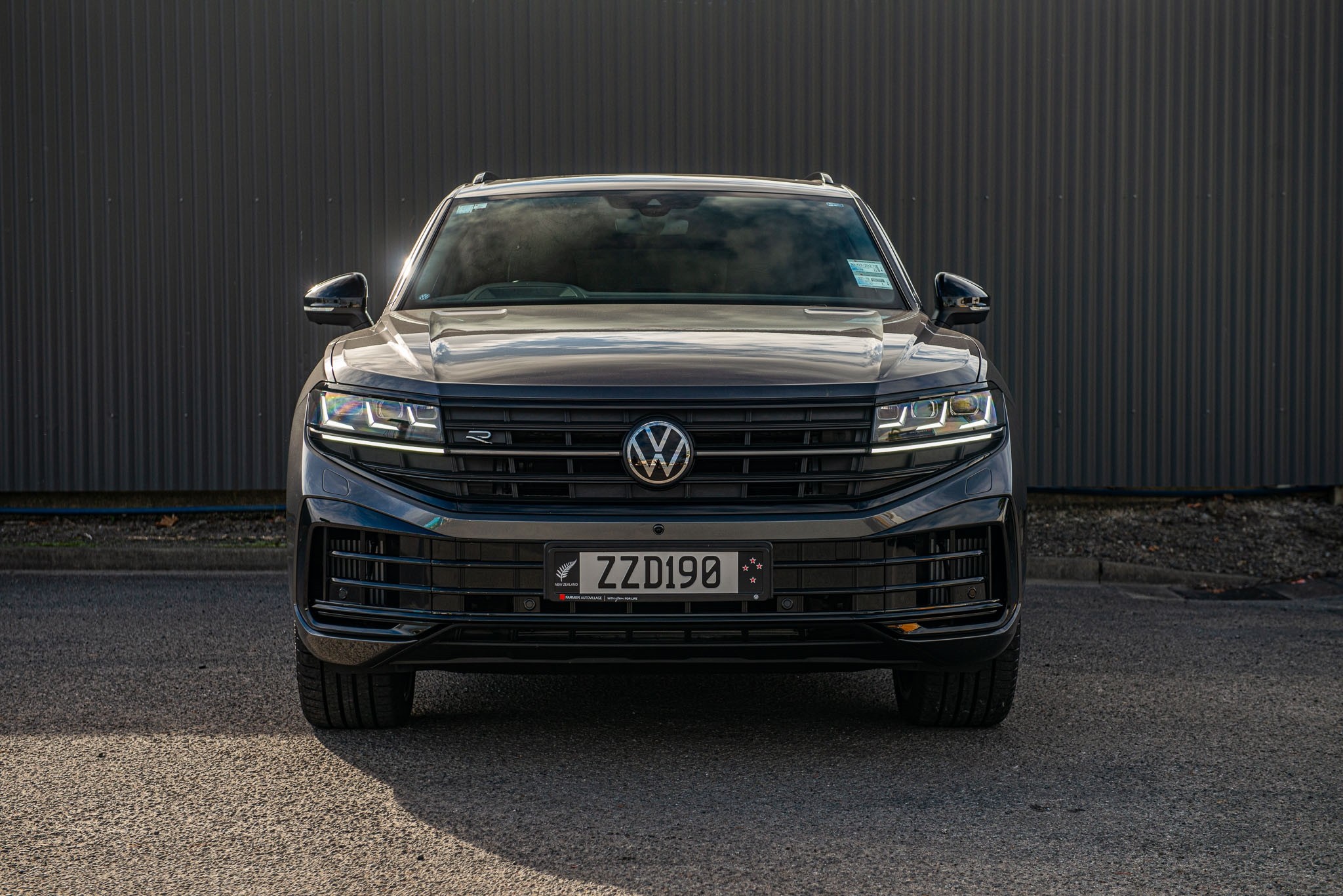 2026 Volkswagen Touareg R Phev Carousel 1
