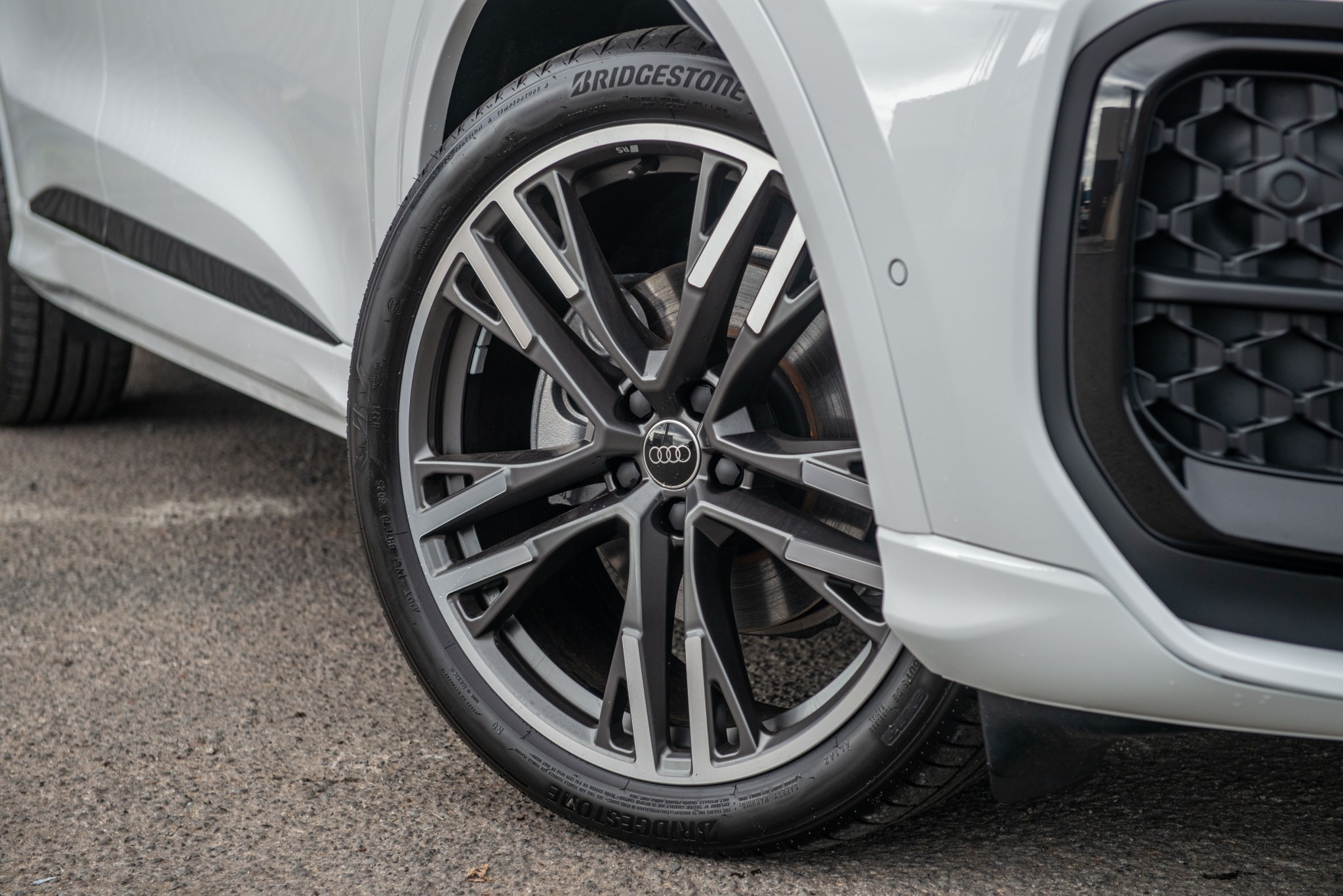 2026 Audi Q5 2.0TFSI MHEV+ S line quattro Carousel 1