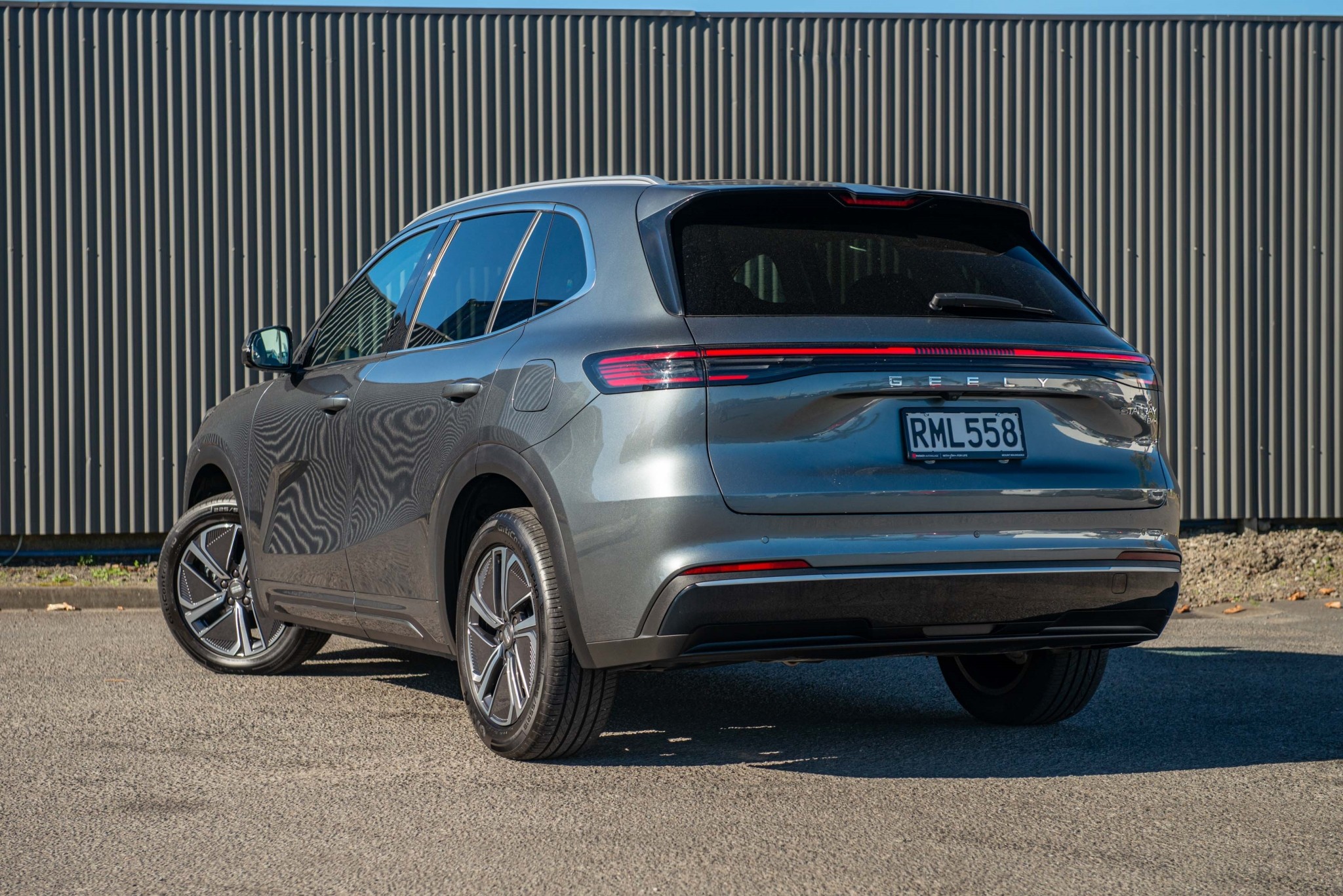 2025 Geely Starray EM-i Complete Phev/At Carousel 7