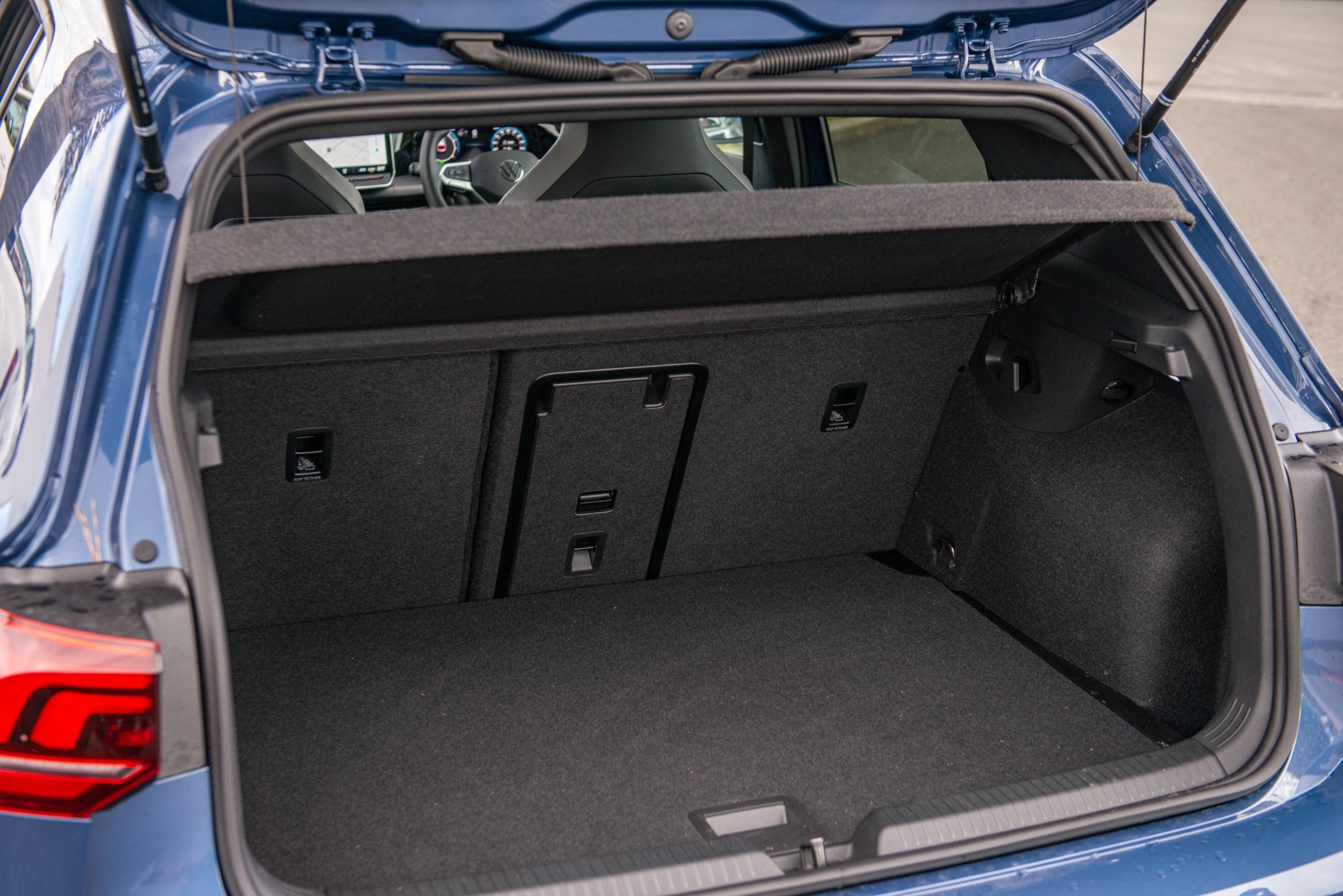 2026 Volkswagen Golf R-Line Touring package Carousel 15