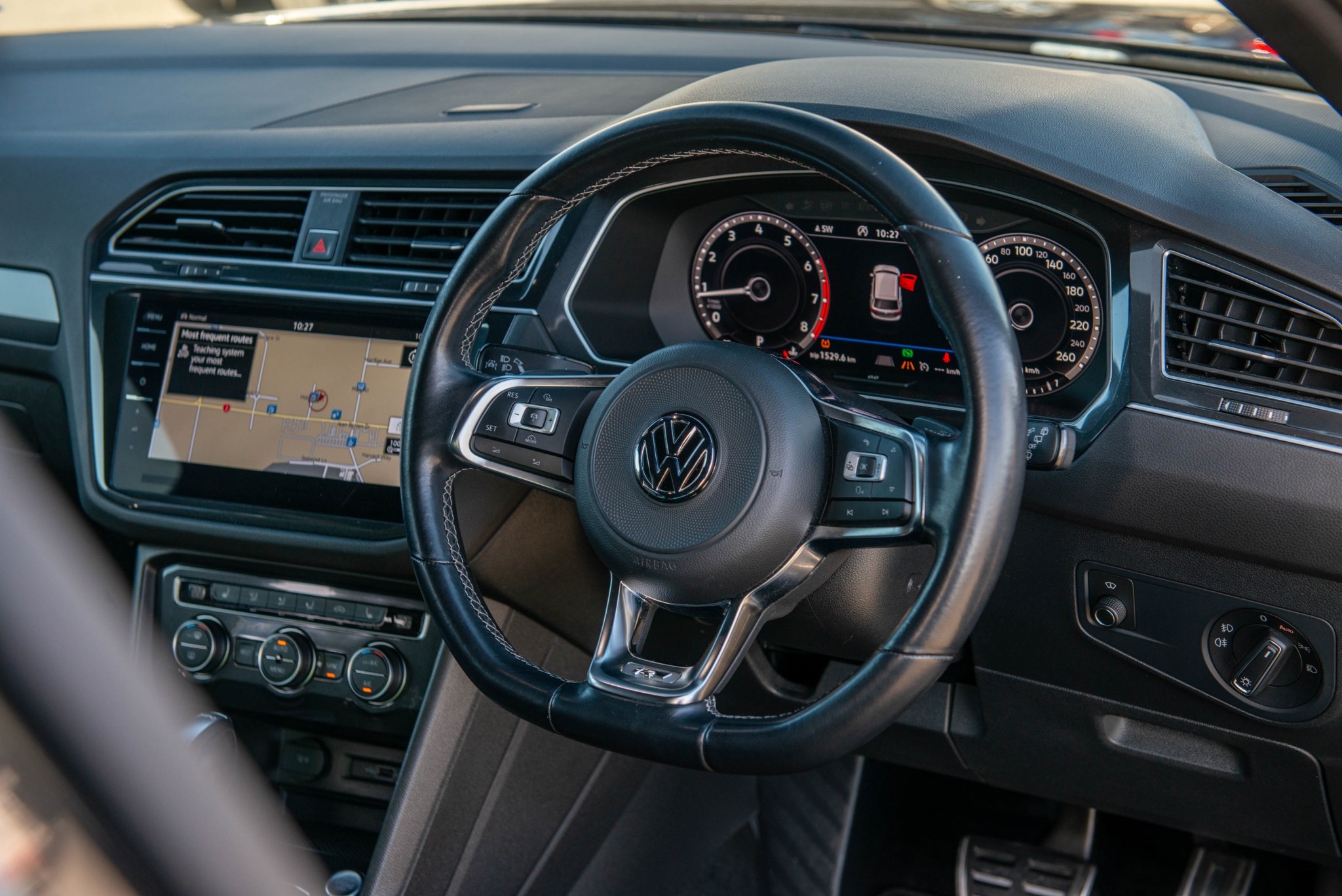 2018 Volkswagen Tiguan TSI R-Line 4Motion Carousel 10