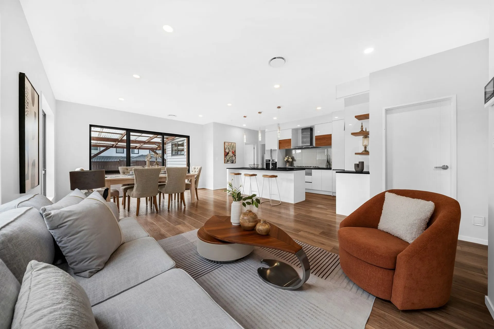 22 Tir Conaill Avenue Flat Bush, Manukau City Carousel 2