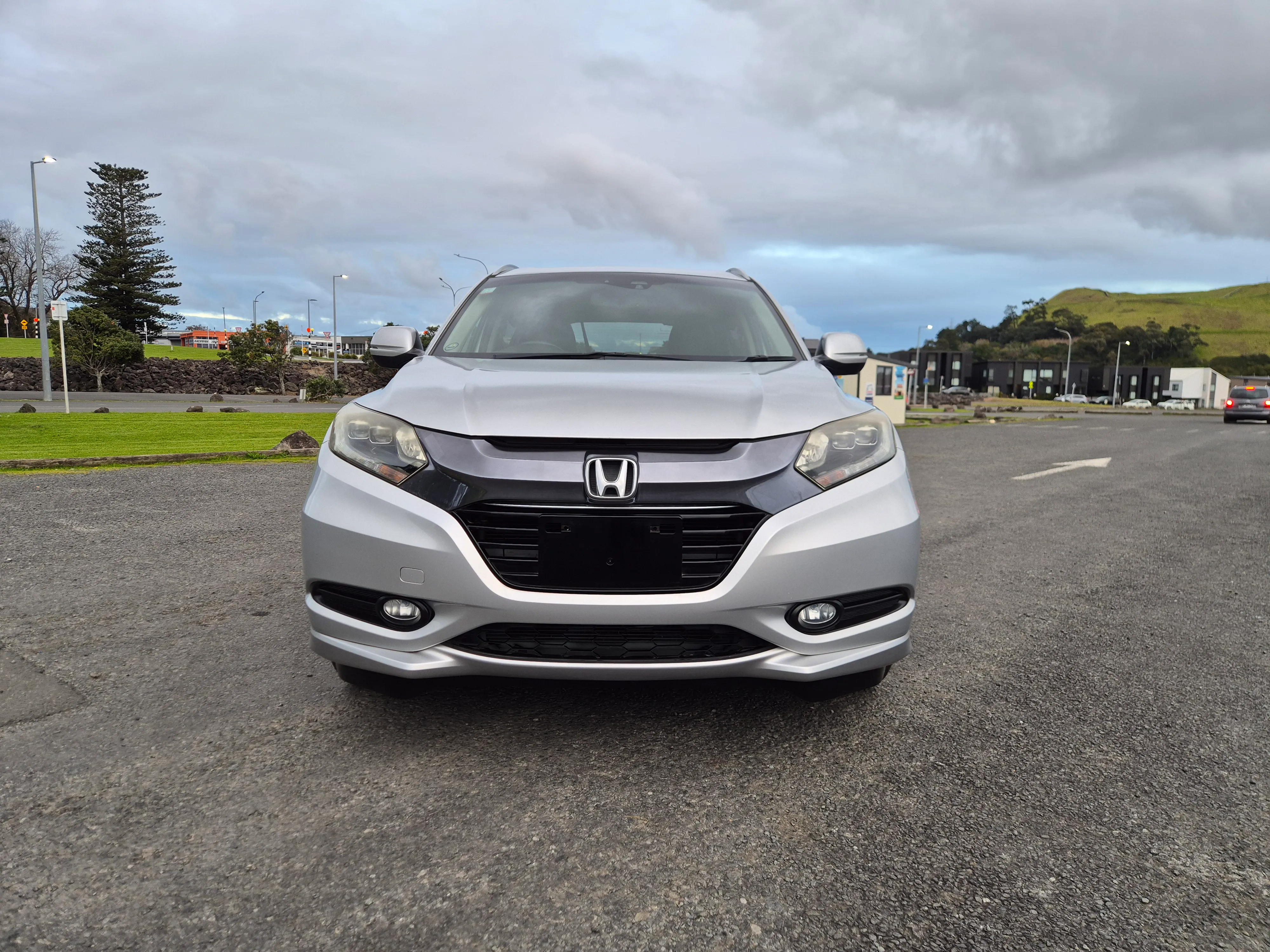 2015 Honda Vezel Z Hybrid Carousel 1