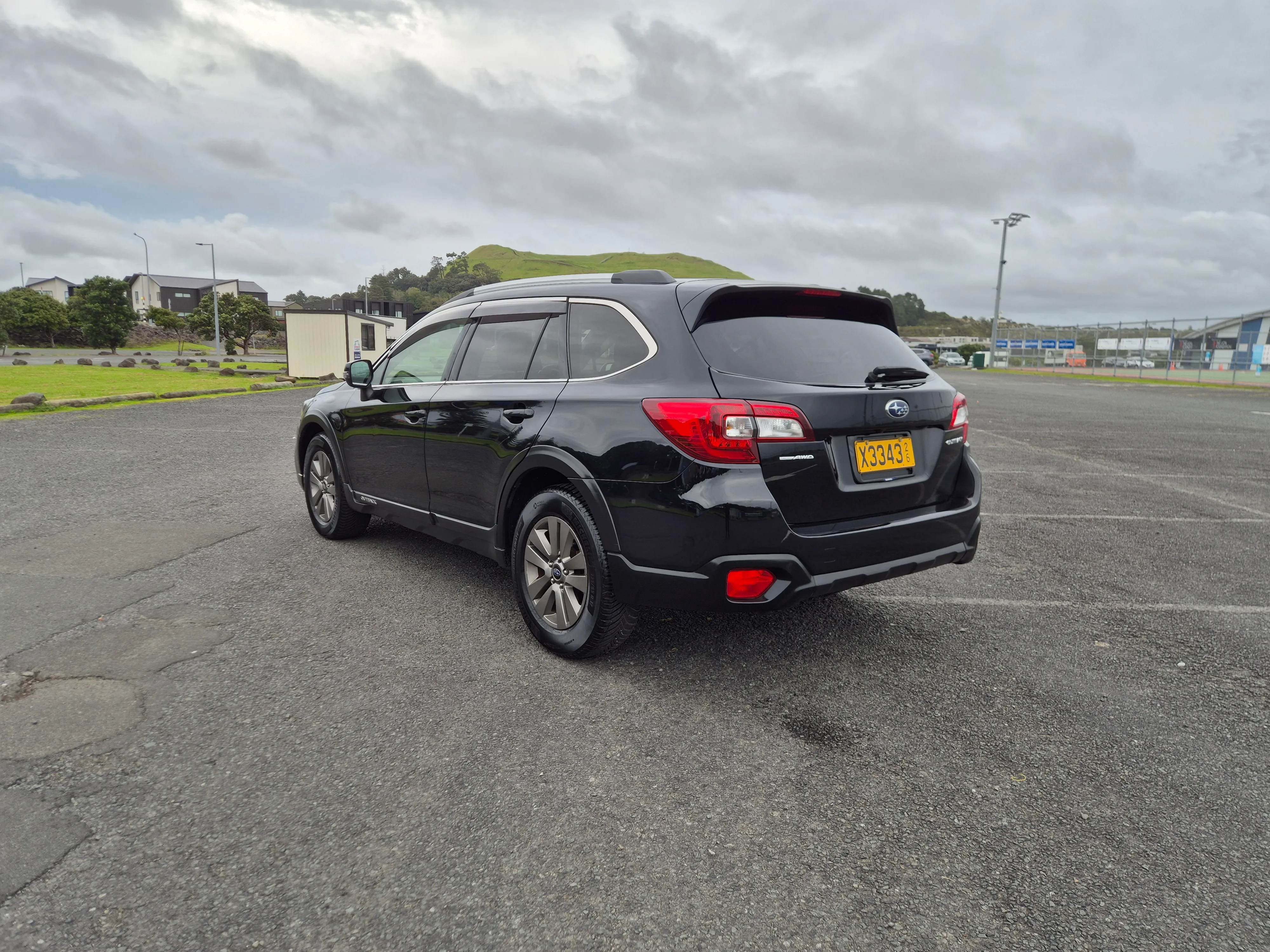 2015 Subaru Legacy Outback 90k - Kms | 2500cc Carousel 5