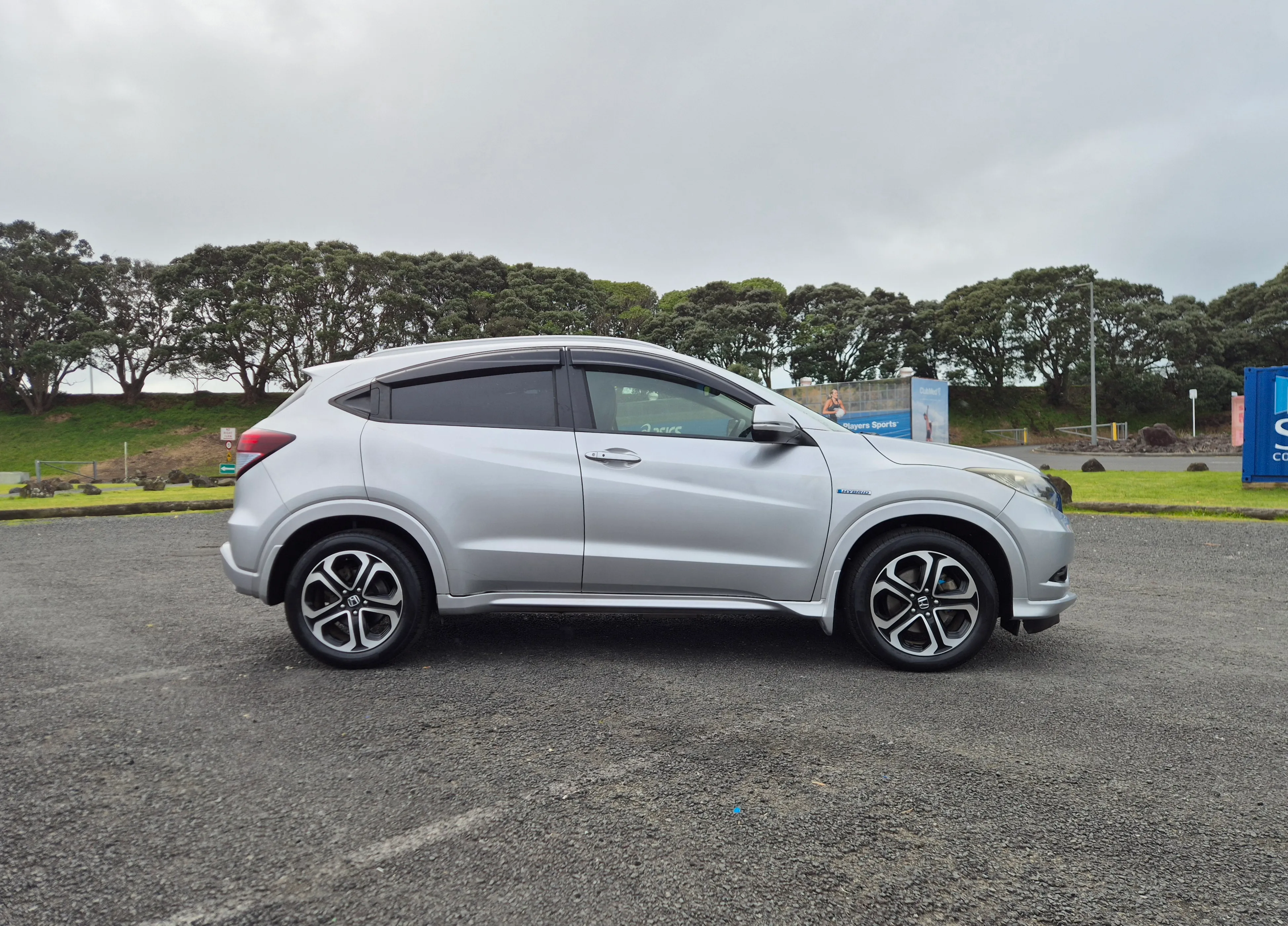 2014 Honda Vezel Z Hybrid  Carousel 2