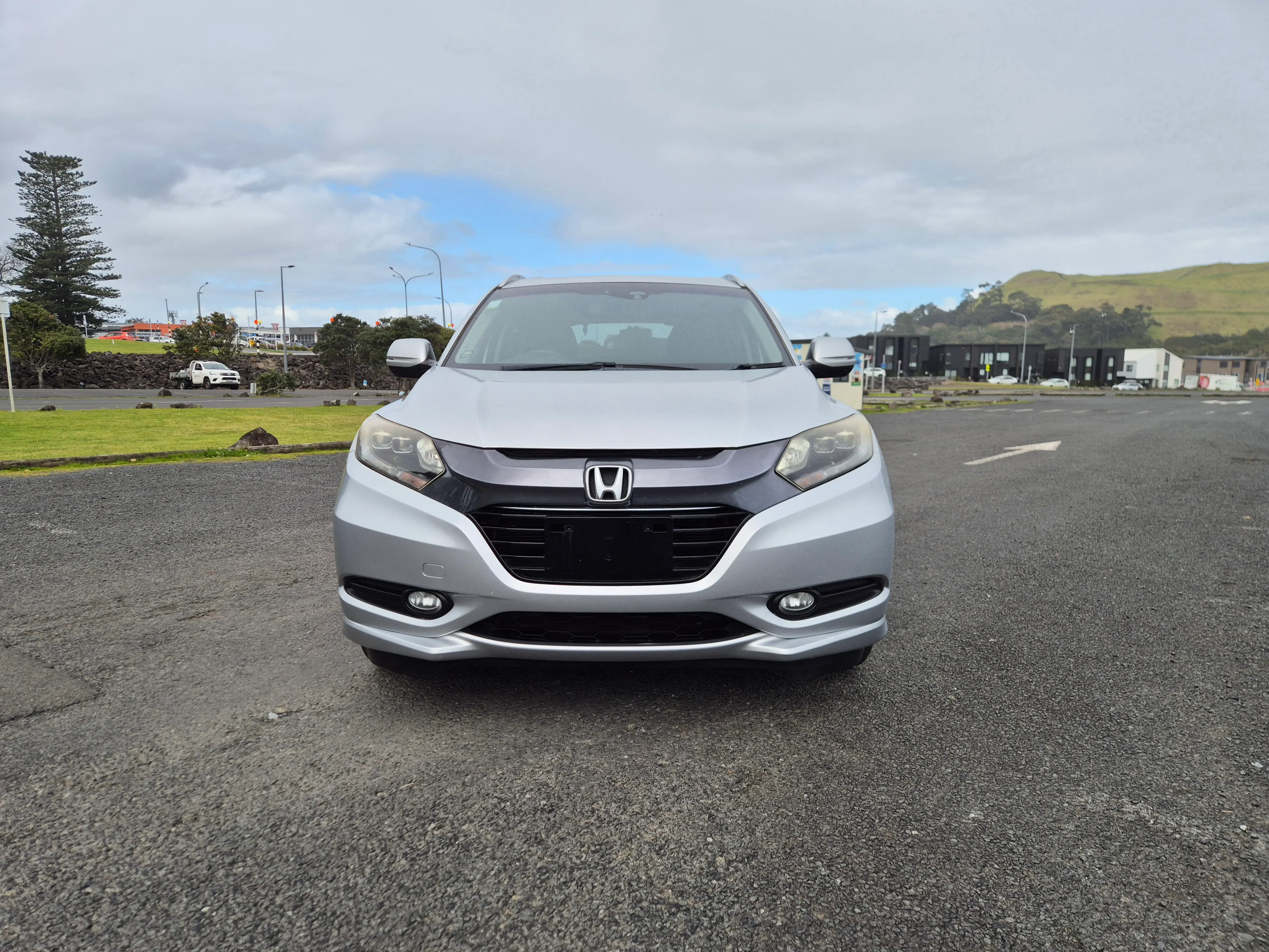 2014 Honda Vezel Z Hybrid  Carousel 1