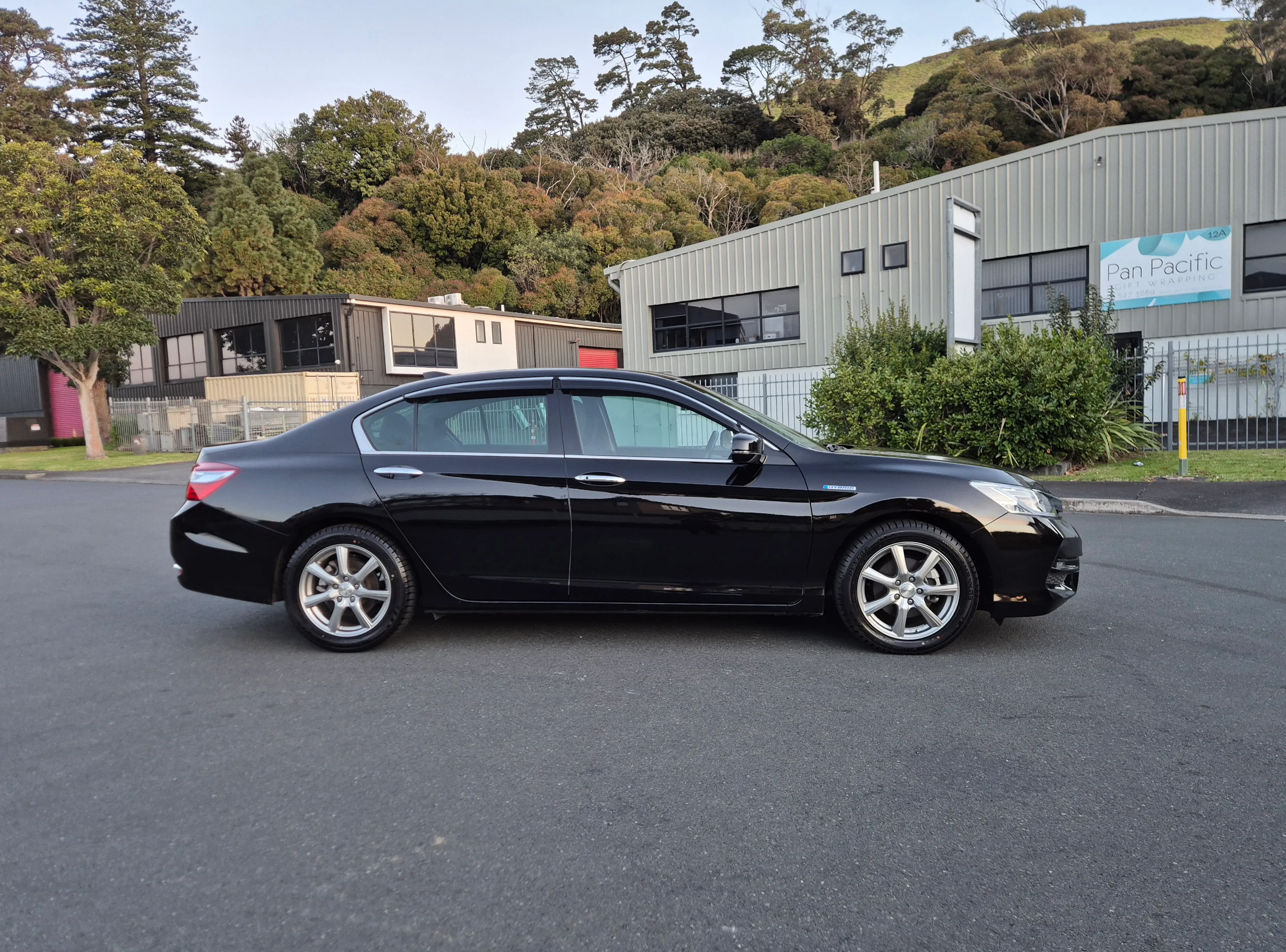 2017 Honda Accord Hybrid LX Carousel 2