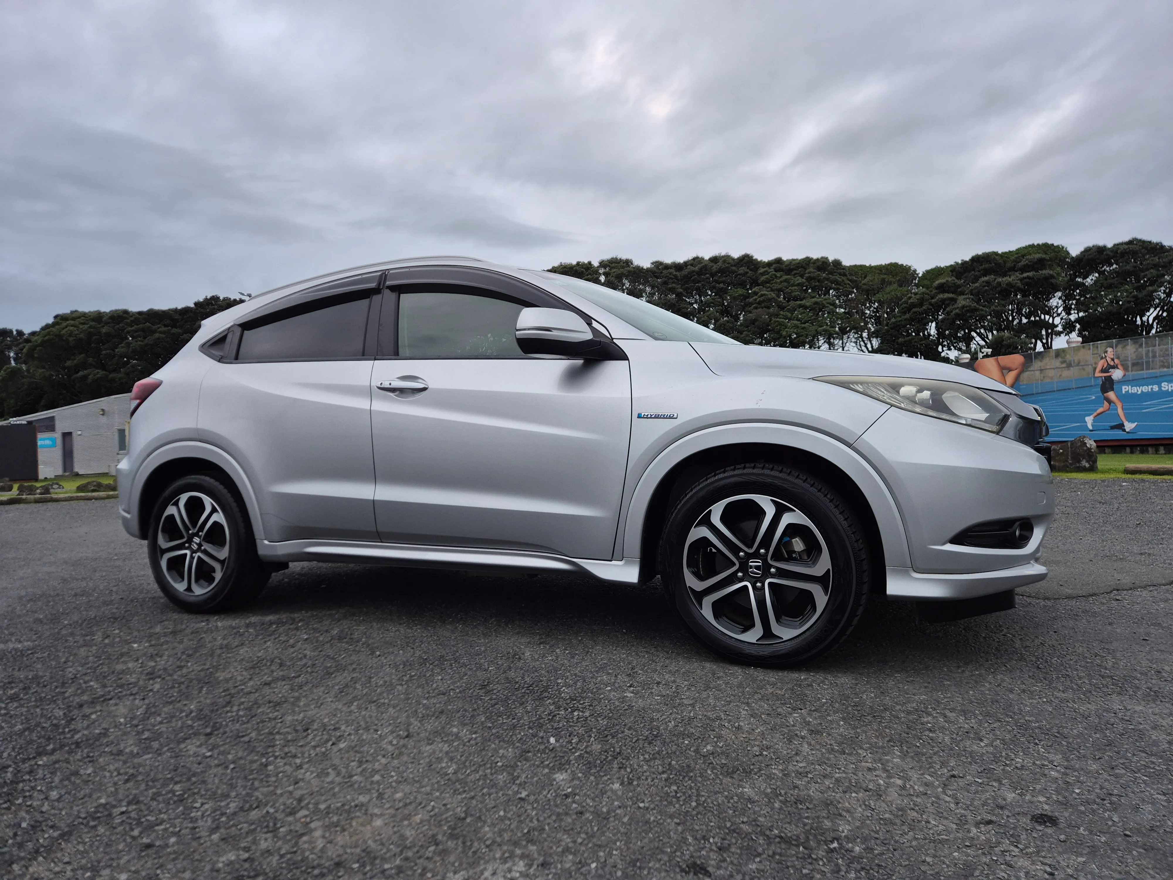 2015 Honda Vezel Z Hybrid Carousel 10