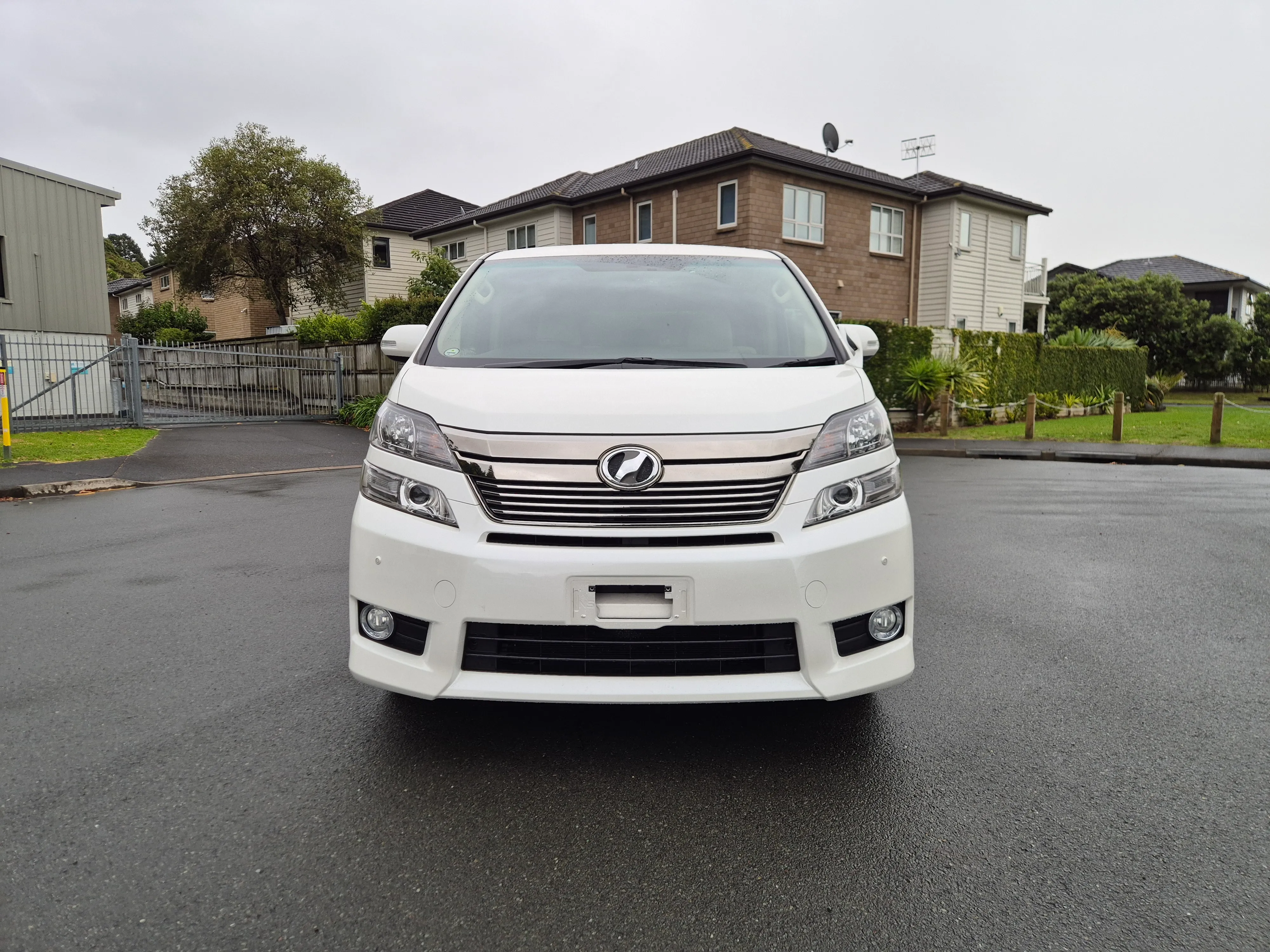 2014 Toyota Vellfire | 8 Seater | Fresh Import Carousel 8