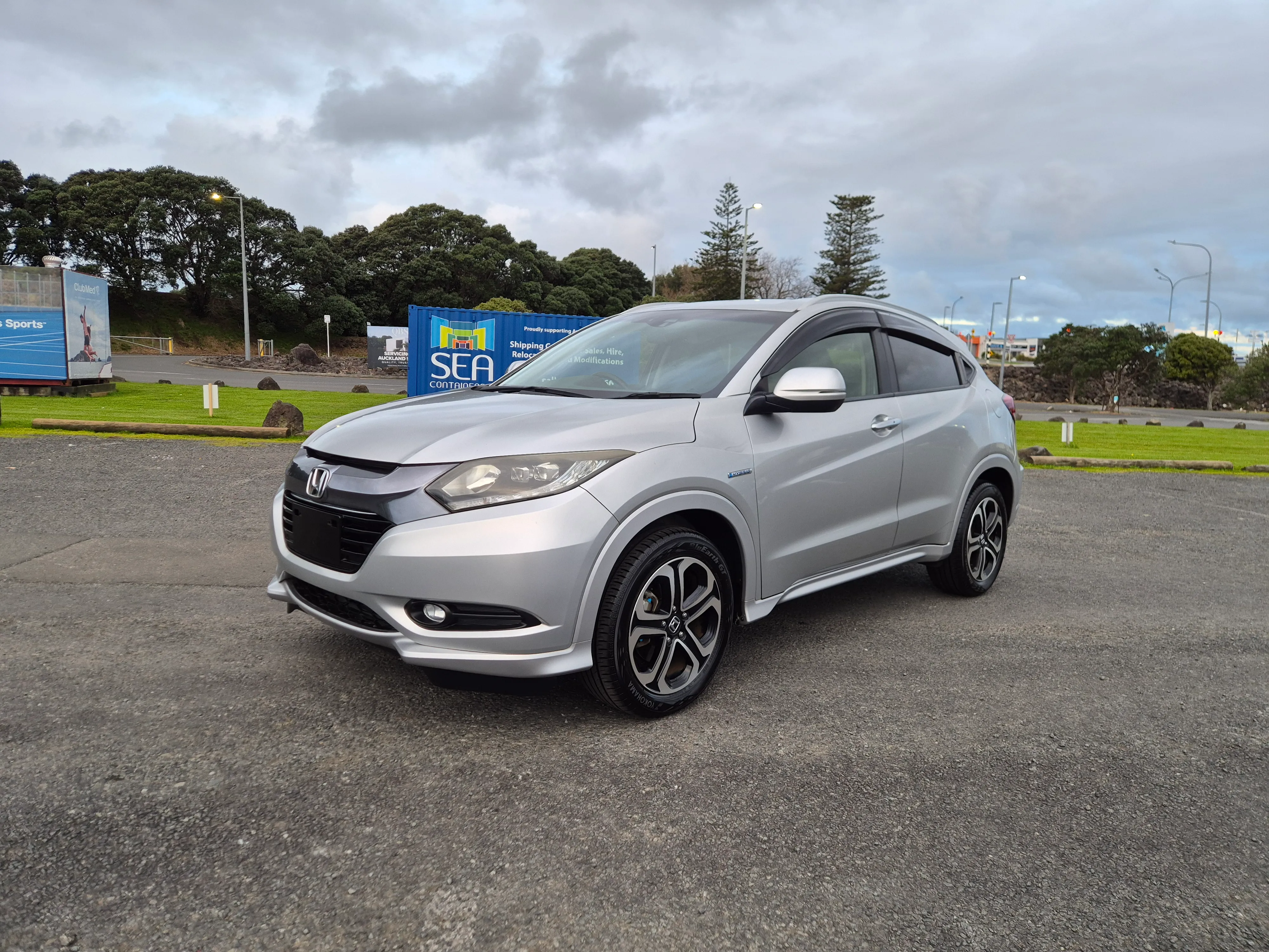 2015 Honda Vezel Z Hybrid Carousel 9