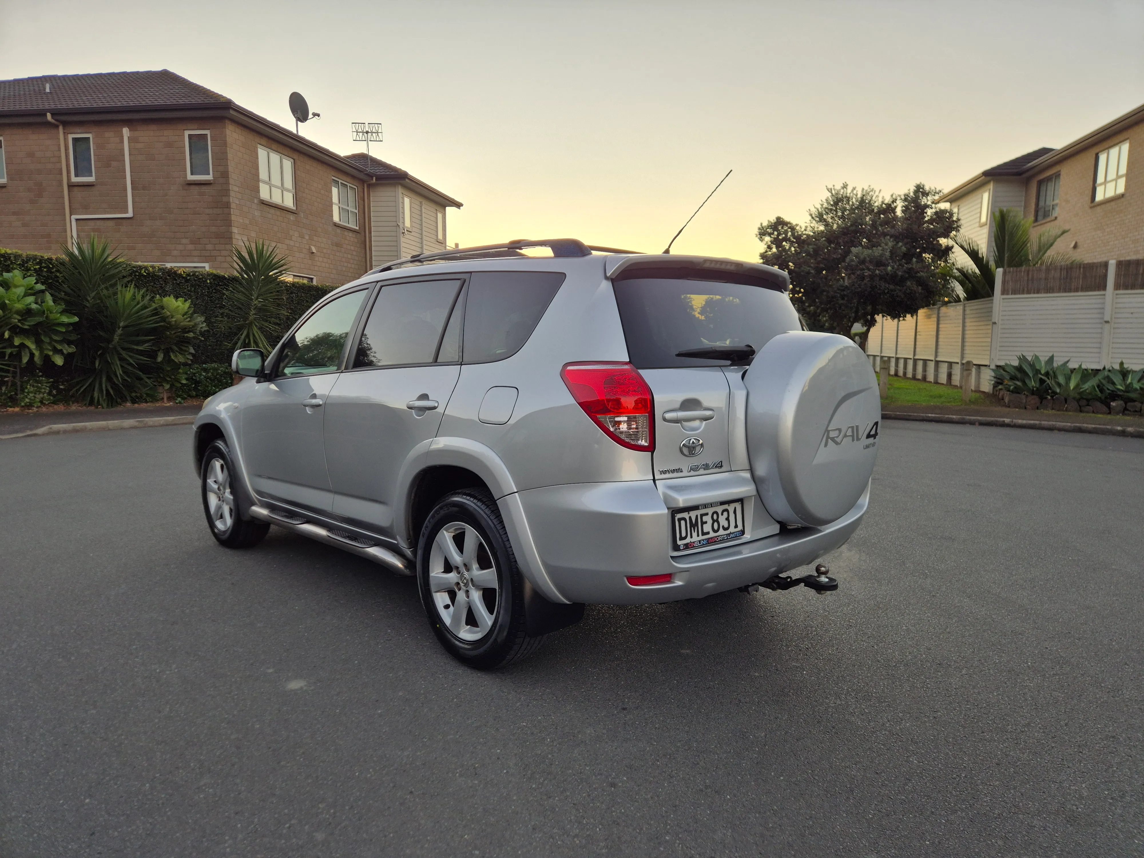 Toyota RAV 4 | Limited Wagon 4A | 2400cc | 4WD Carousel 5