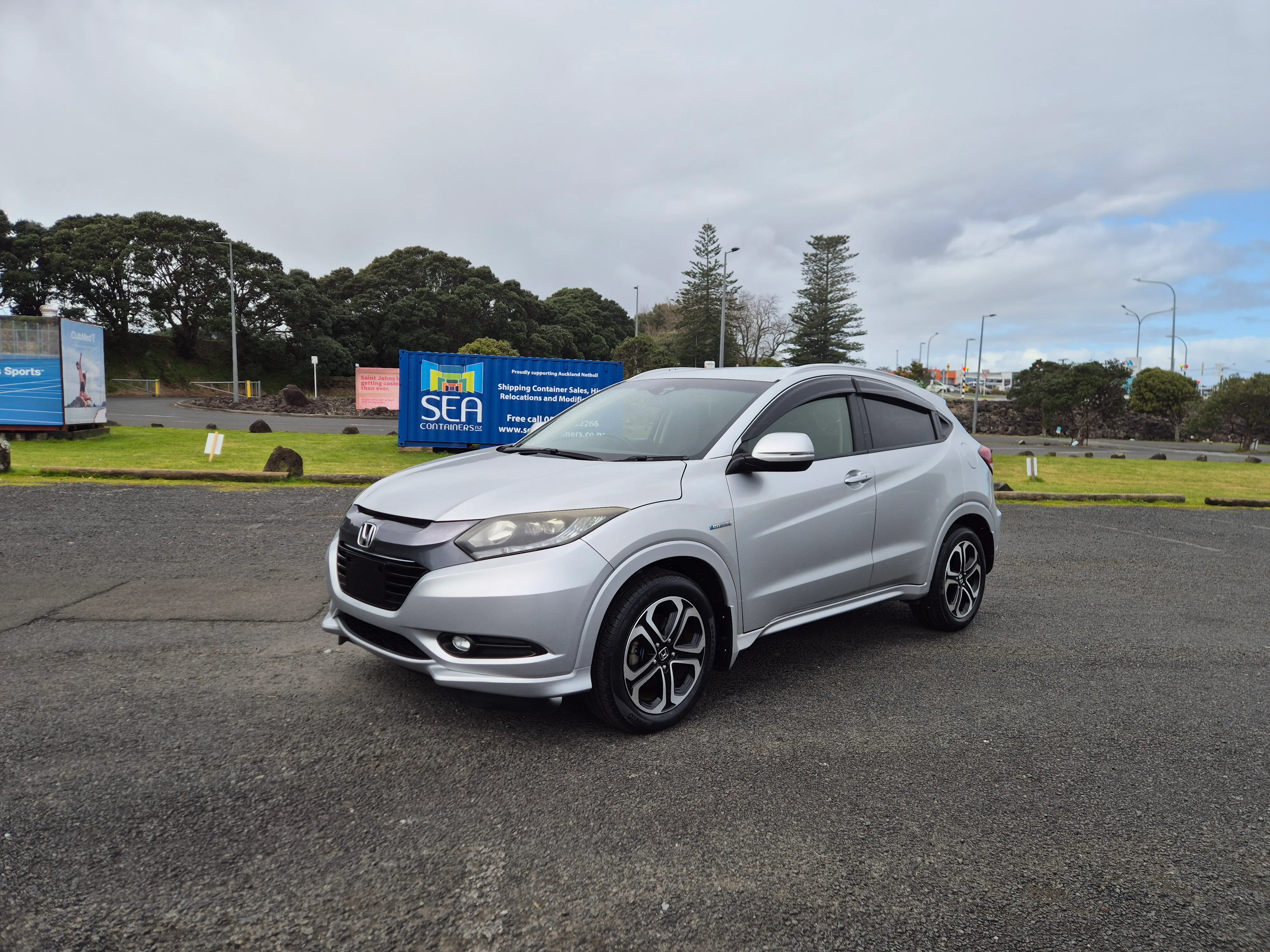 2014 Honda Vezel Z Hybrid  Carousel 8