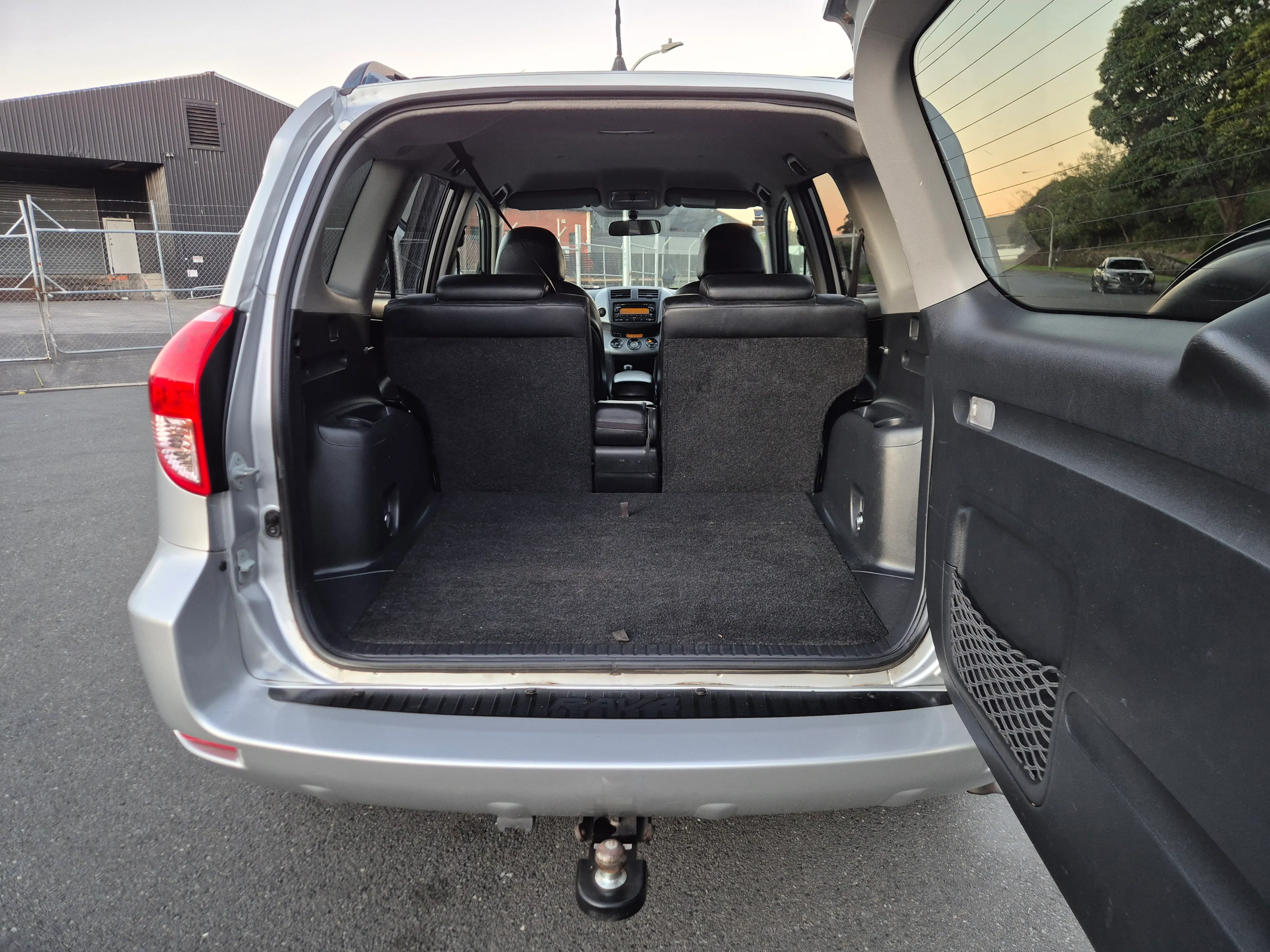 Toyota RAV 4 | Limited Wagon 4A | 2400cc | 4WD Carousel 10