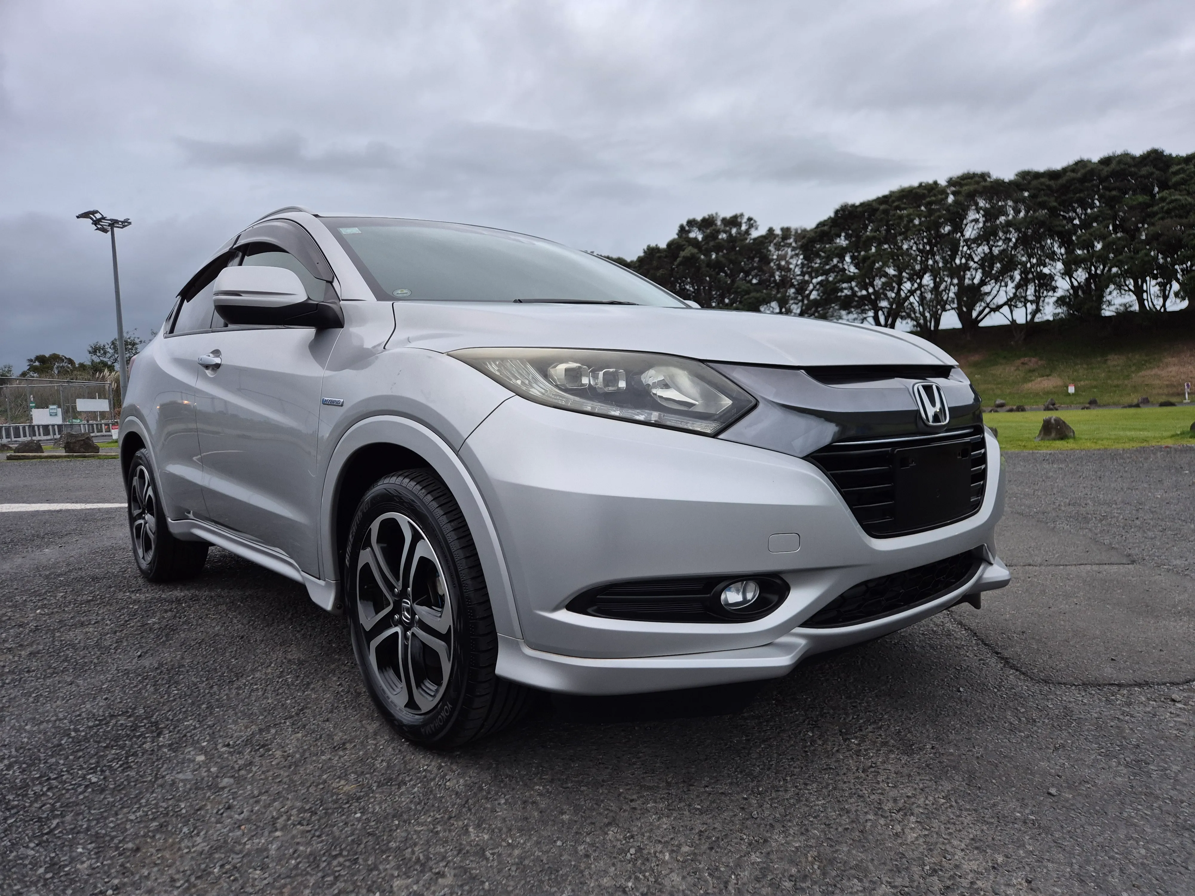 2015 Honda Vezel Z Hybrid Carousel 3
