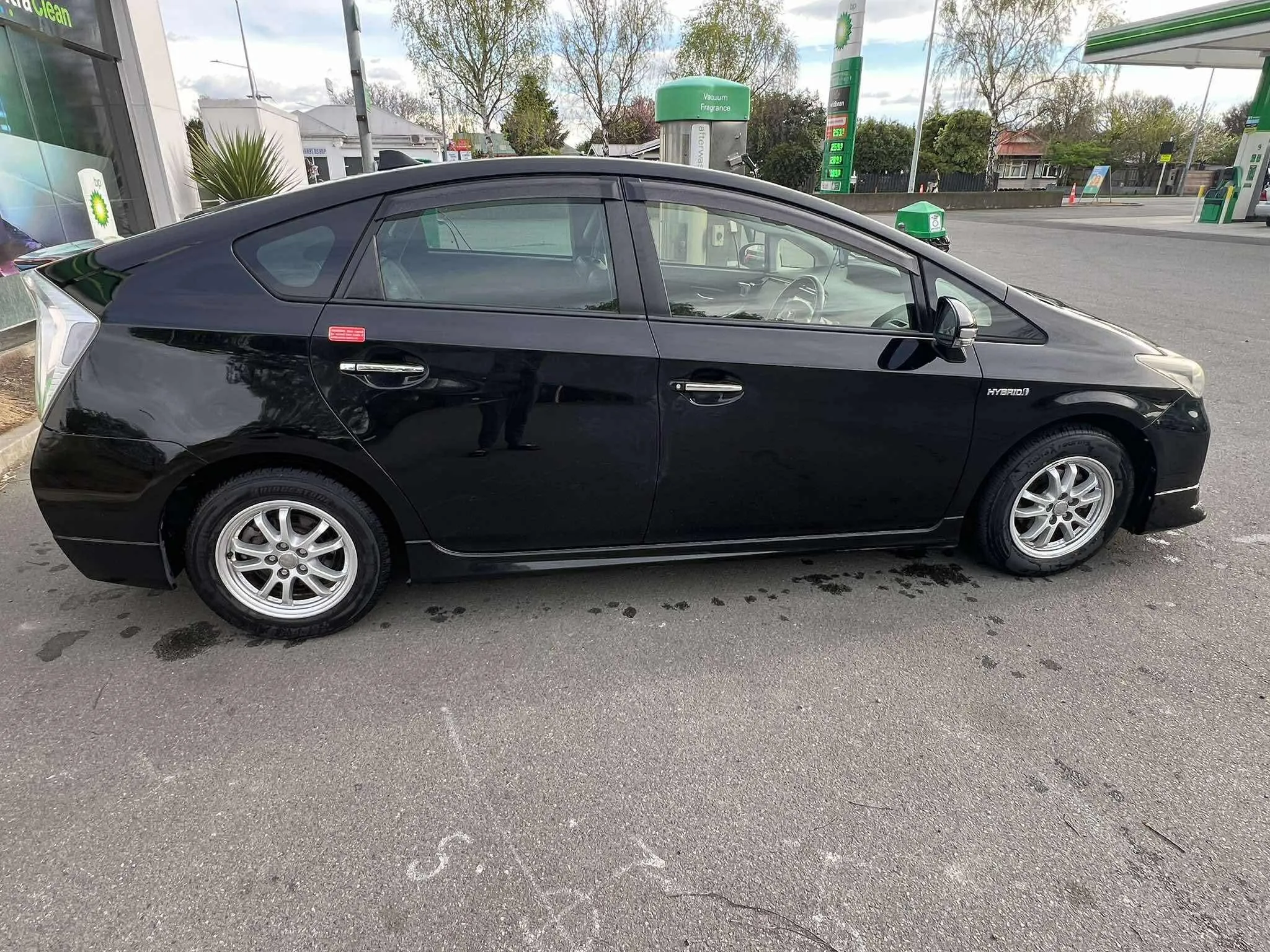 Toyota Prius 2013 Carousel 1