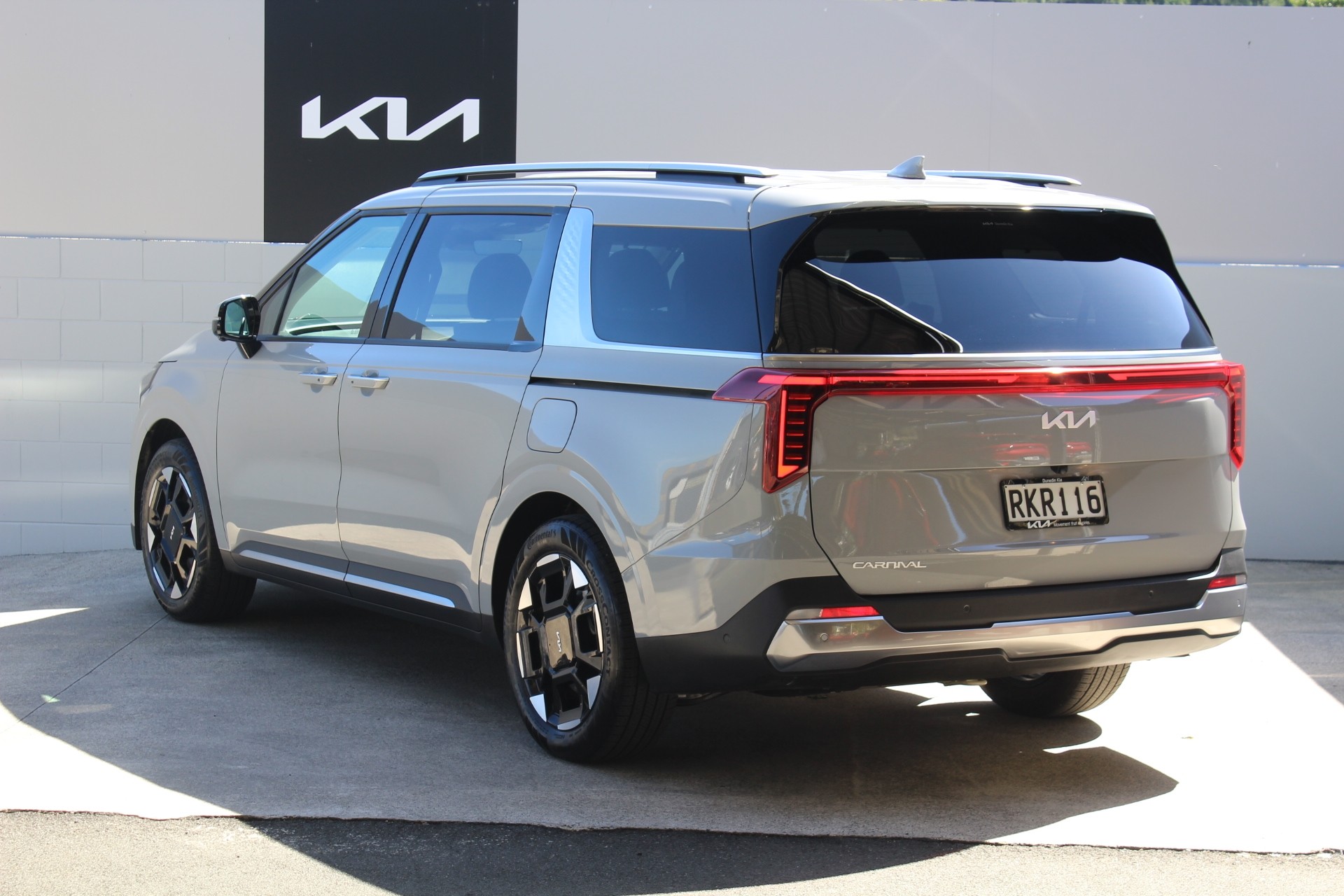 2025 Kia Carnival Premium 2.2L Turbo Diesel 8-Seat Carousel 4