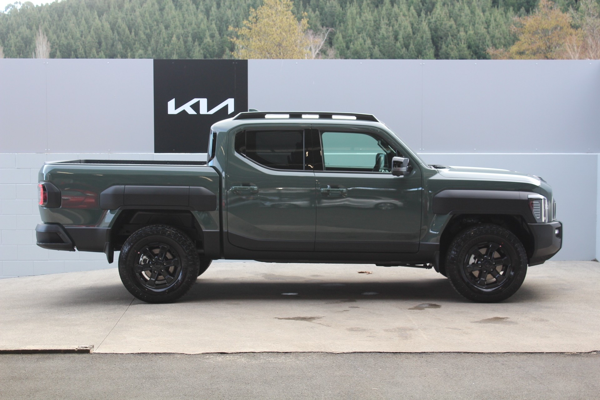 2026 Kia Tasman X-Pro 2.2 Diesel 4WD Dual Cab Wellside Carousel 2