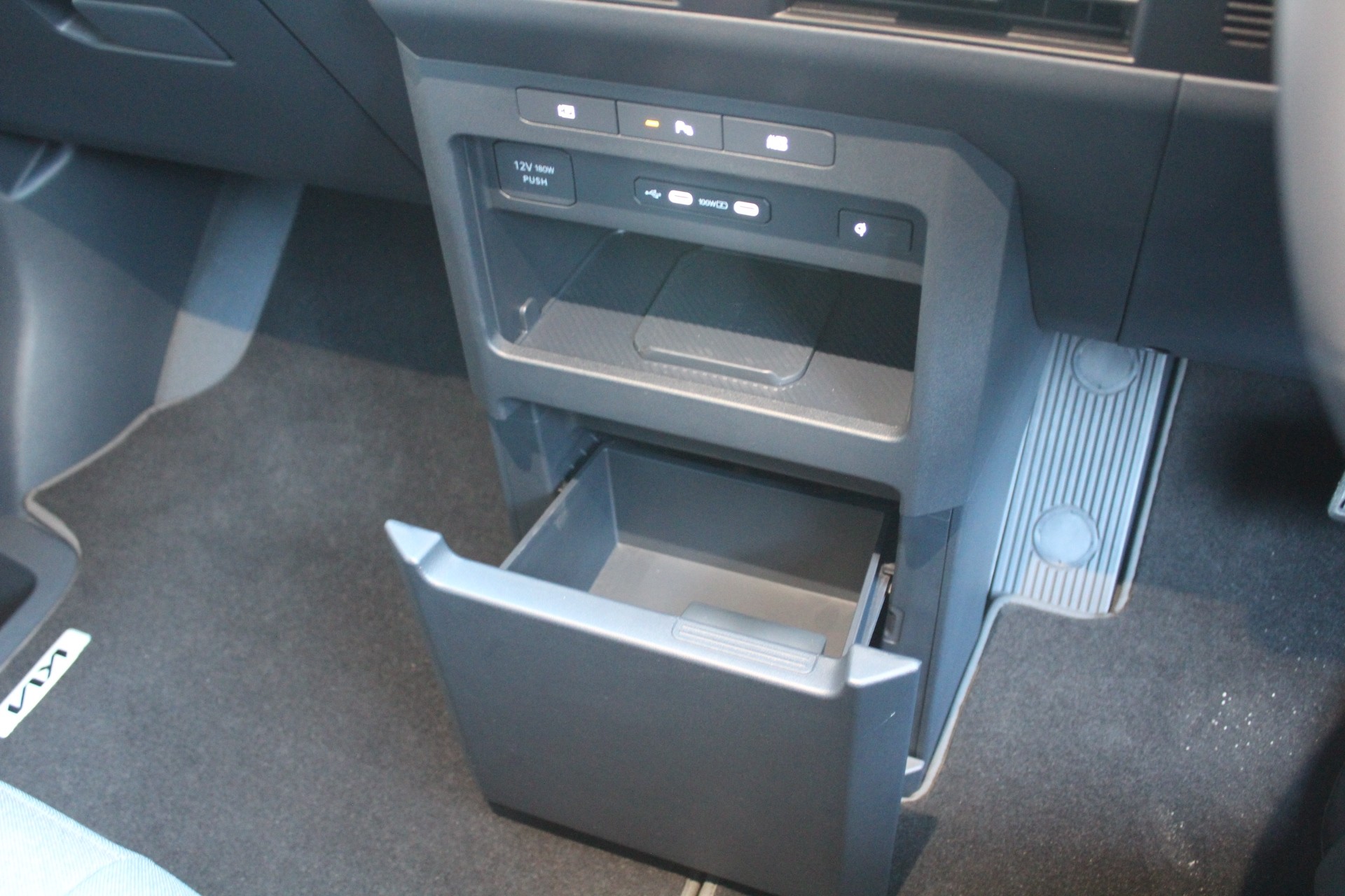 2026 Kia PV5 Cargo Van 6 door Carousel 17