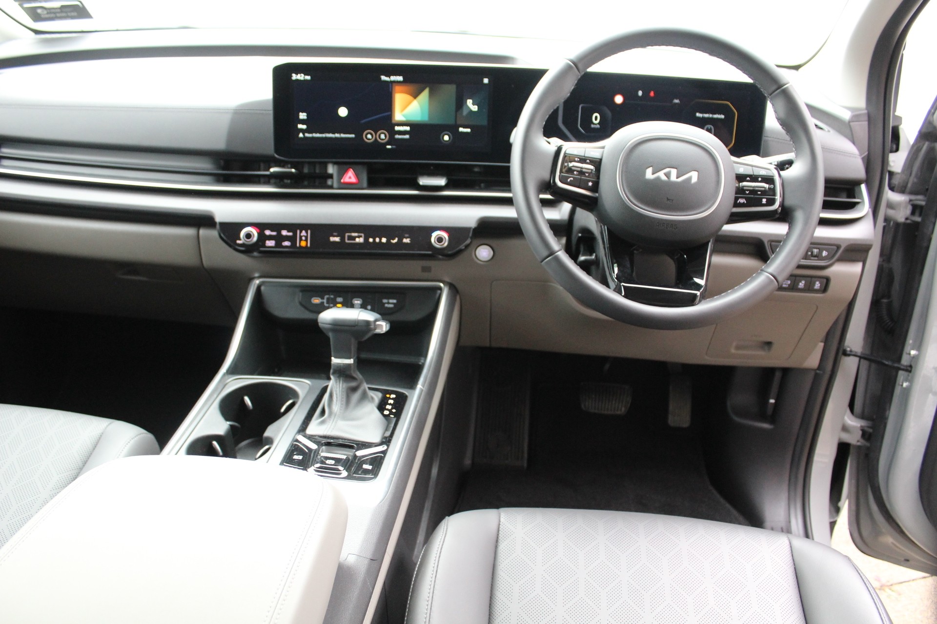 2025 Kia Carnival Deluxe 2.2L Turbo Diesel 8 Speed Auto Carousel 13