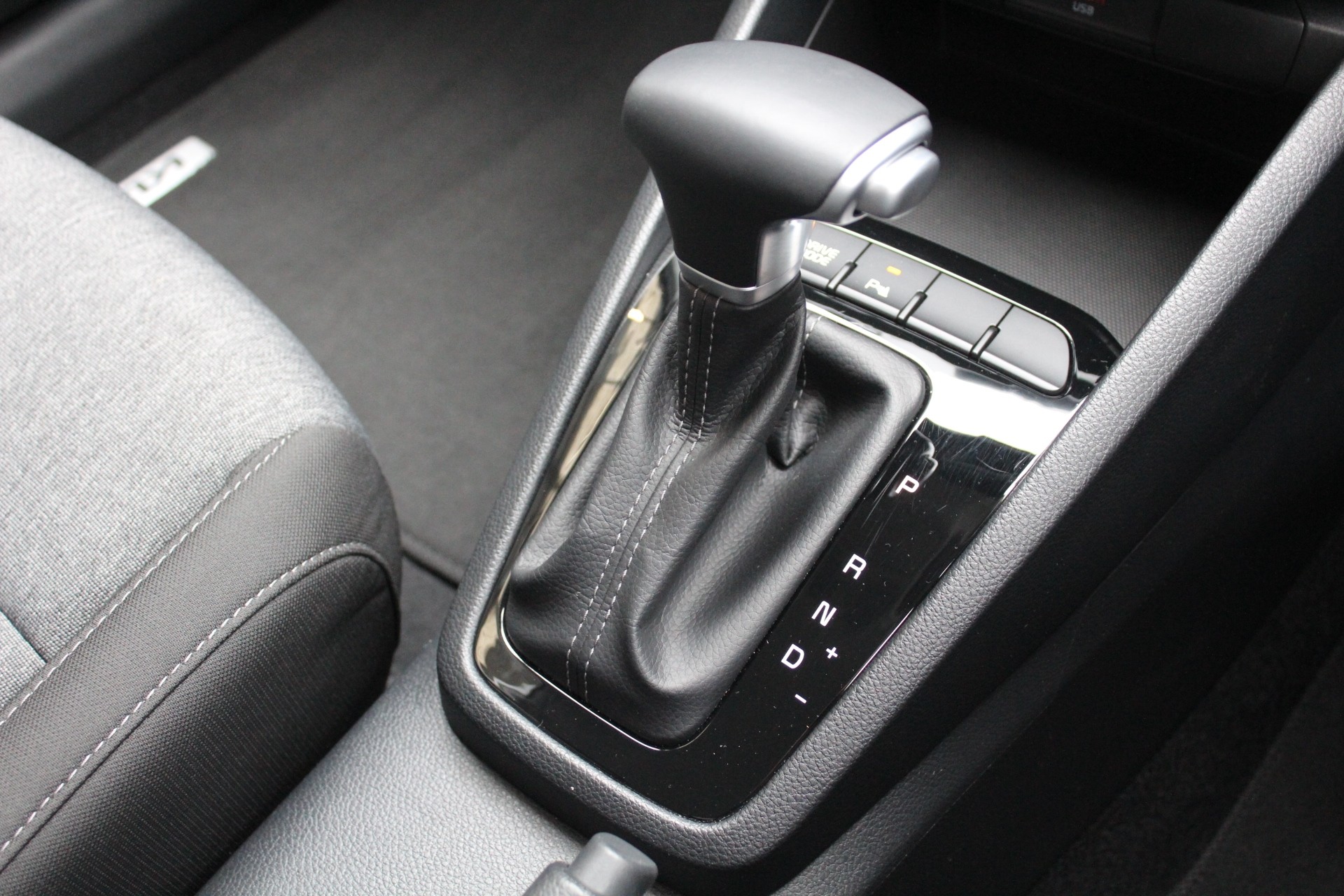 2025 Kia Stonic SX 1.0L Turbo Auto Carousel 16