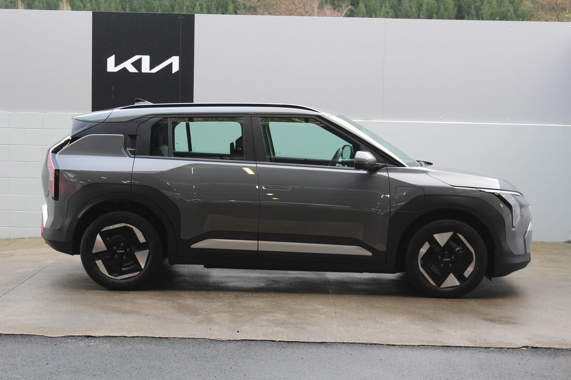 2026 Kia EV3 Light Long Range 2WD 81KWH Carousel 1