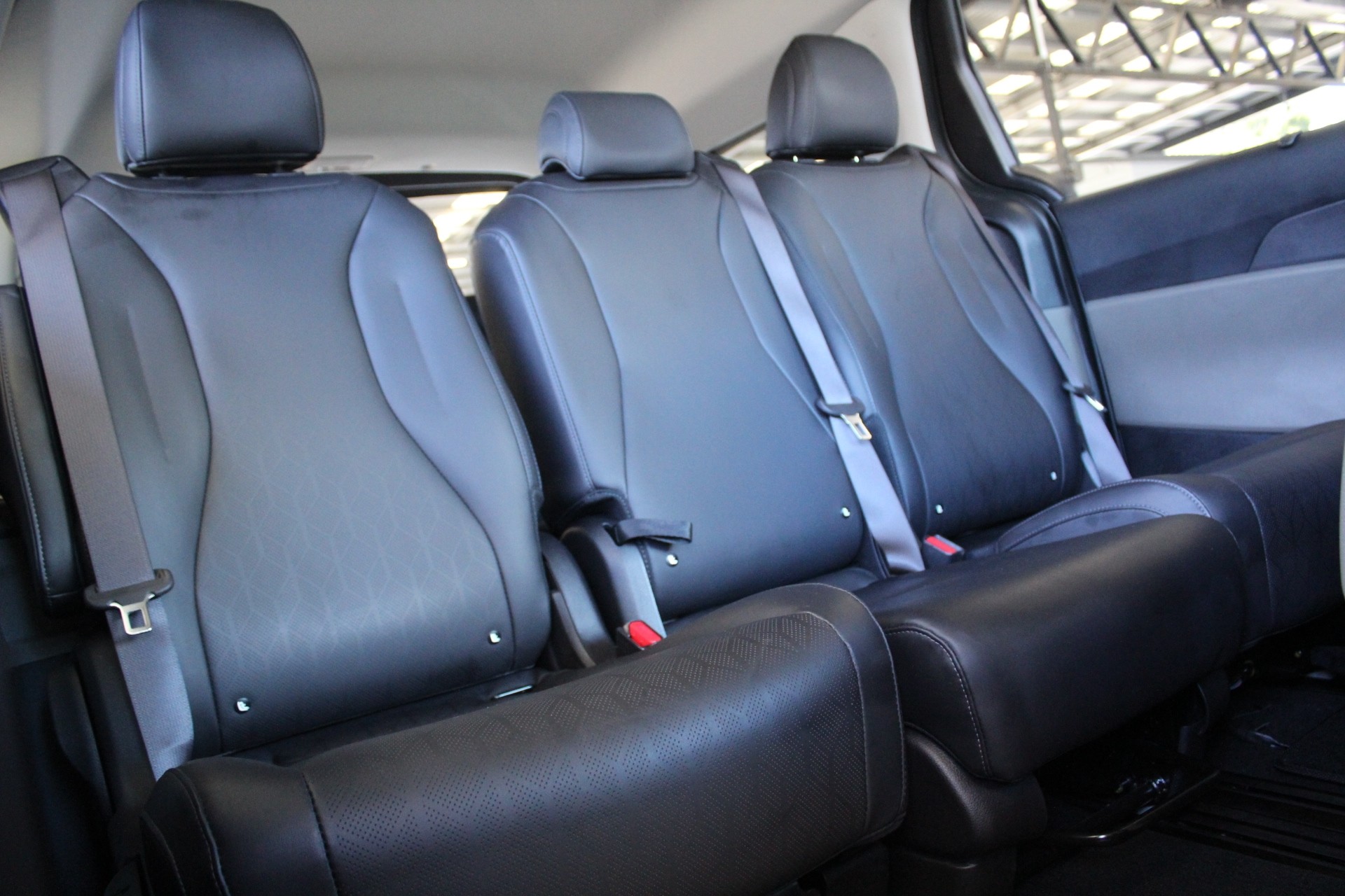 2025 Kia Carnival Premium 2.2L Turbo Diesel 8-Seat Carousel 17