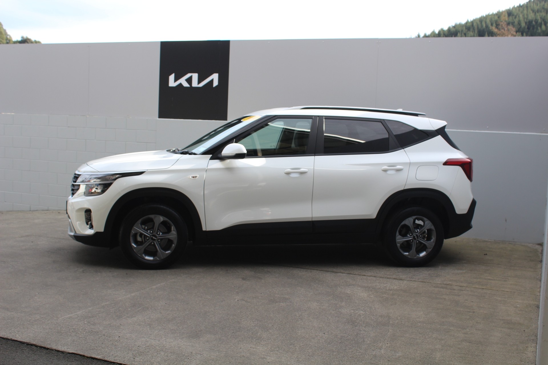 2024 Kia Seltos LX 2.0 Auto Carousel 5