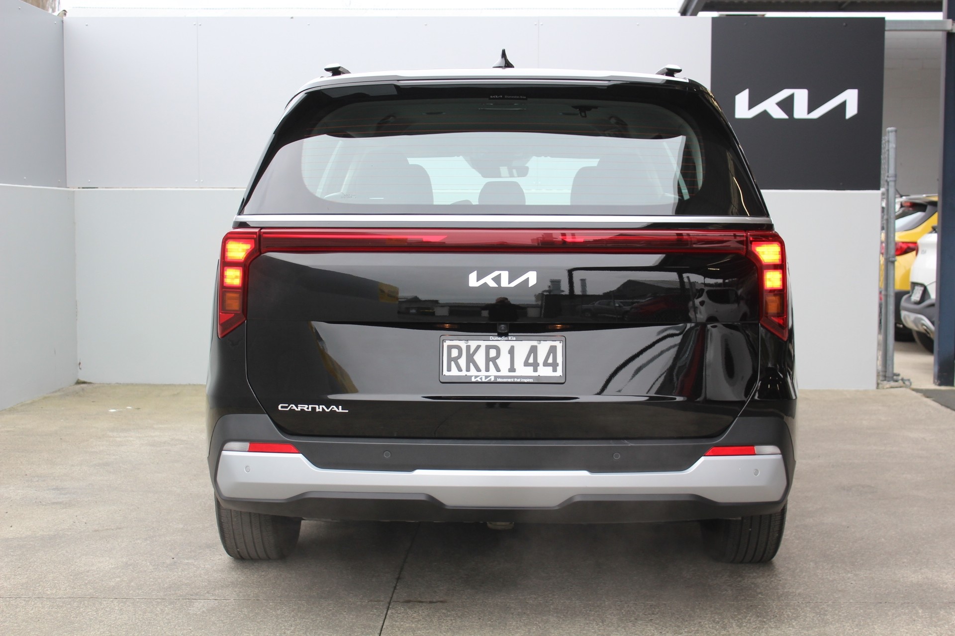 2025 Kia Carnival EX 2.2L Turbo Diesel 8 Speed Auto Carousel 3