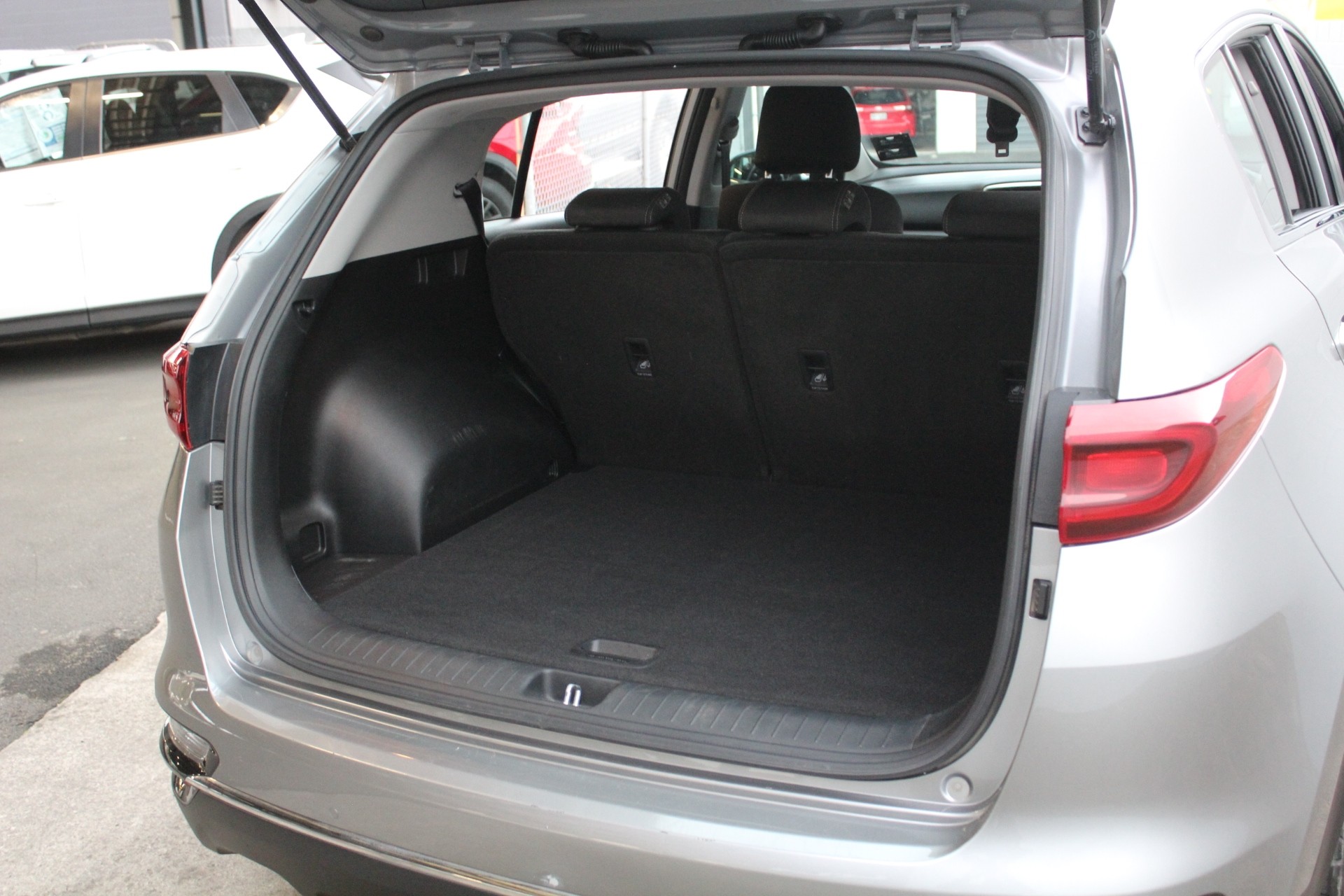 2020 Kia Sportage LX 2.0 Turbo Diesel AWD Auto Carousel 6