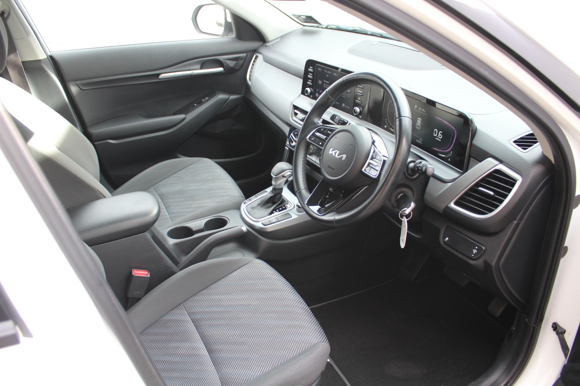 2024 Kia Seltos LX 2.0 Auto Carousel 9