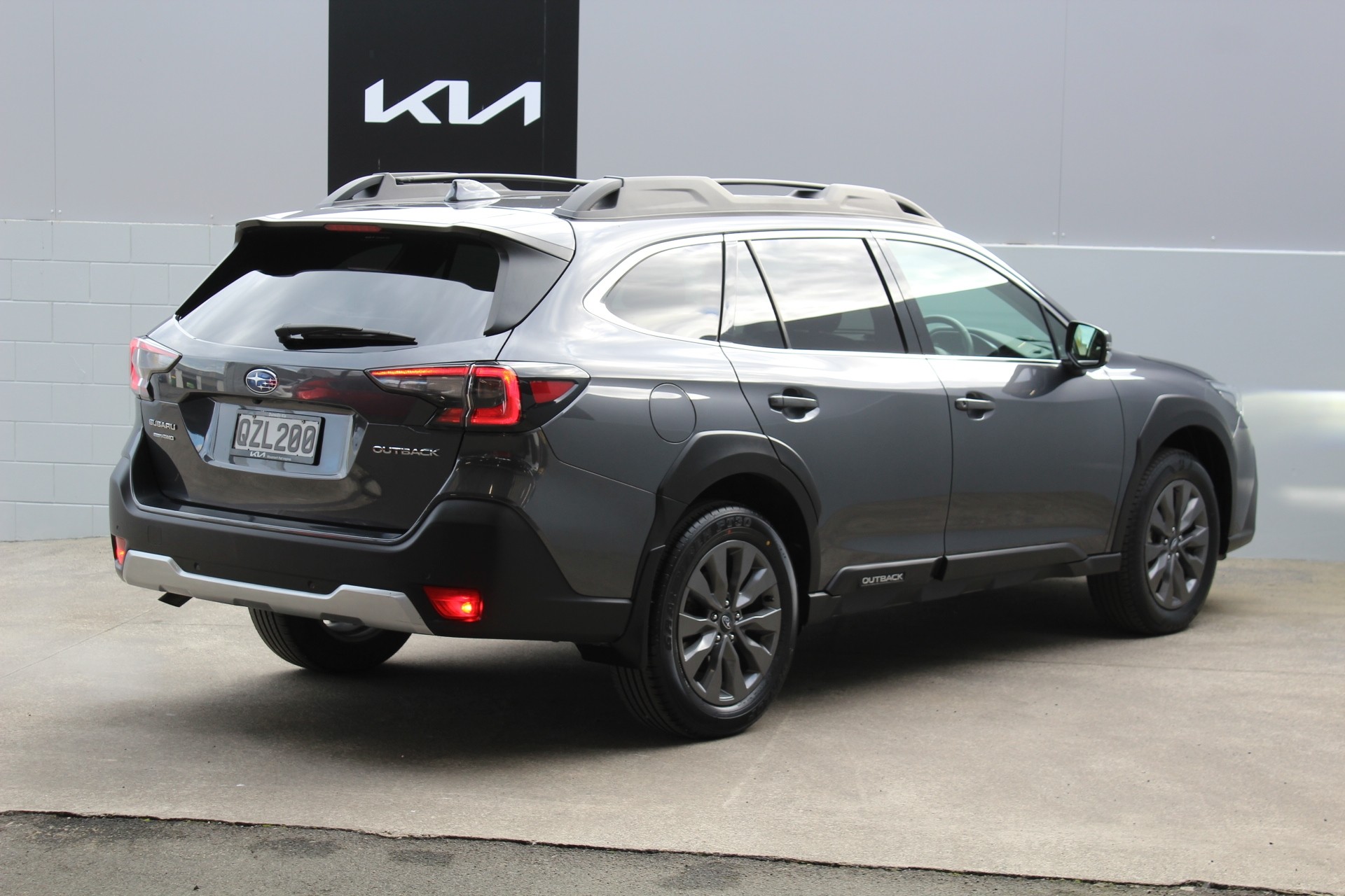 2024 Subaru Outback Sport 2.5 AWD Auto Carousel 2