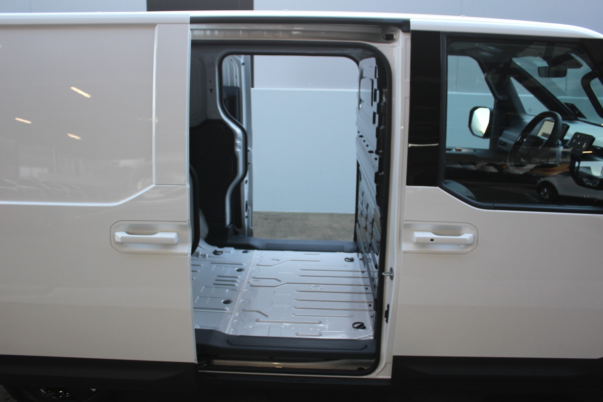 2026 Kia PV5 Cargo Van 6 door Carousel 5