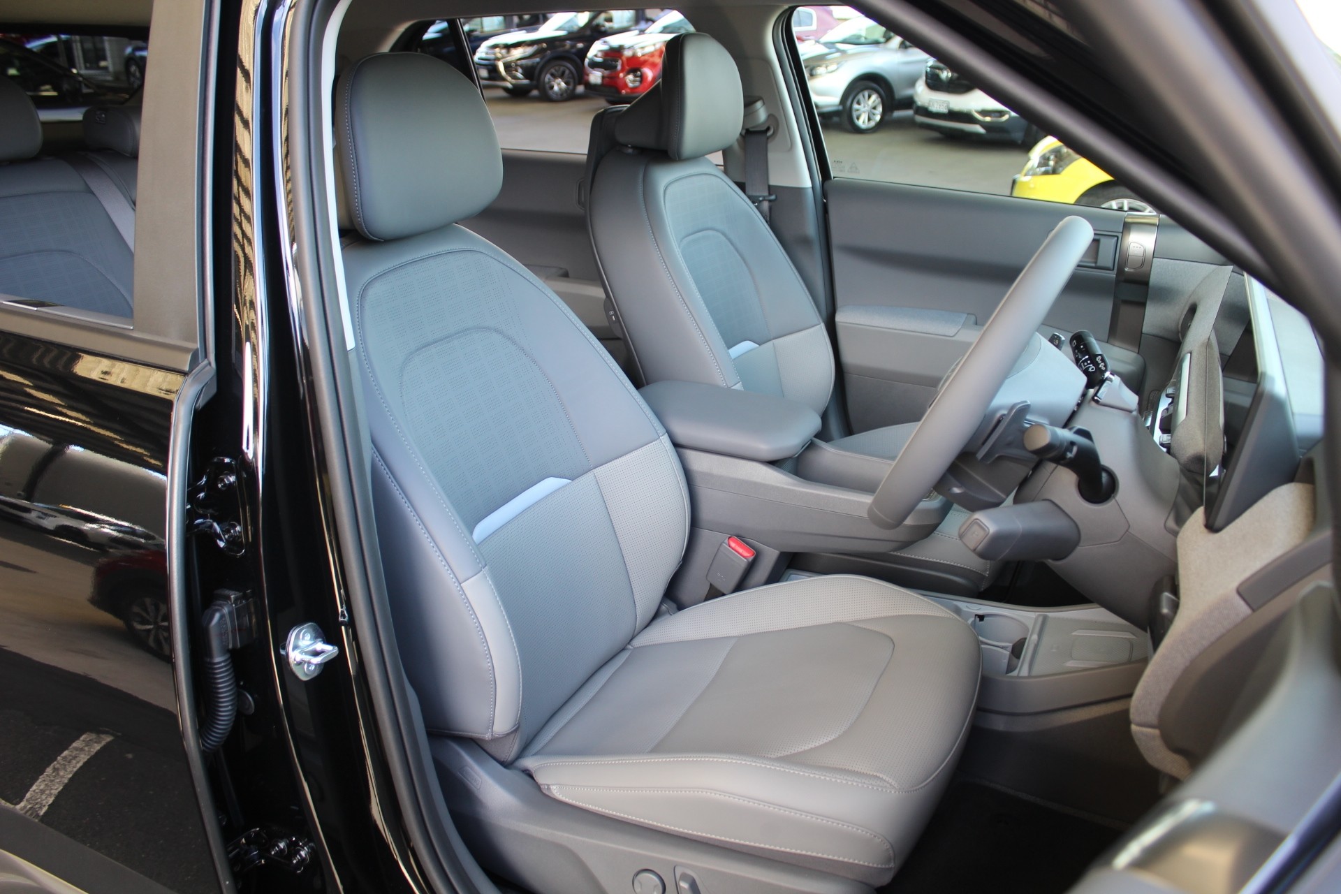 2026 Kia EV3 Earth 2WD LR Carousel 8