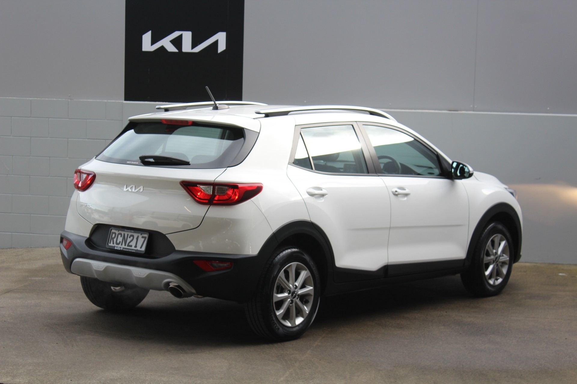 2025 Kia Stonic SX 1.0 Turbo Auto Collage 2