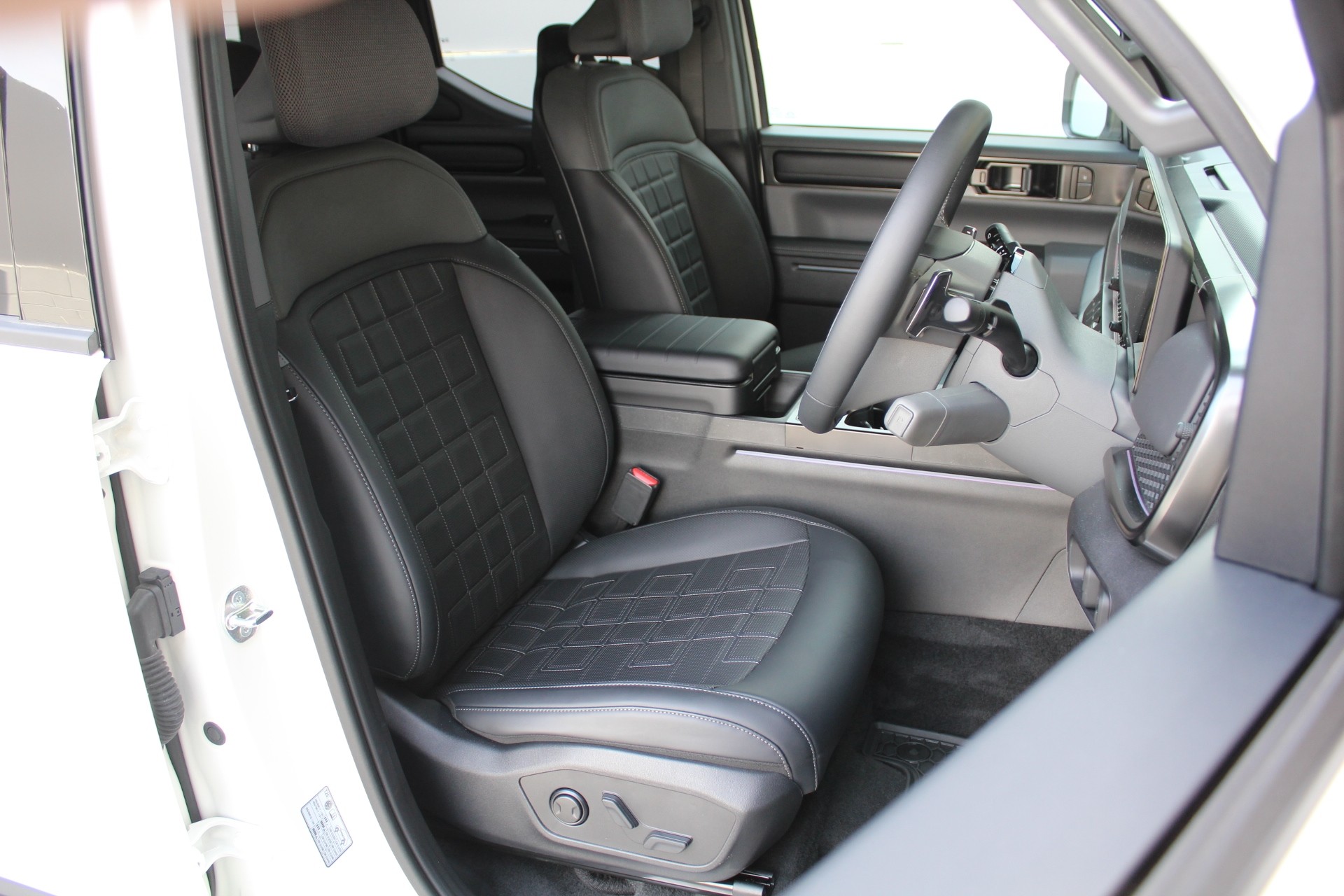 2026 Kia Tasman X-Line 2.2L Turbo Diesel Auto 4WD Carousel 9