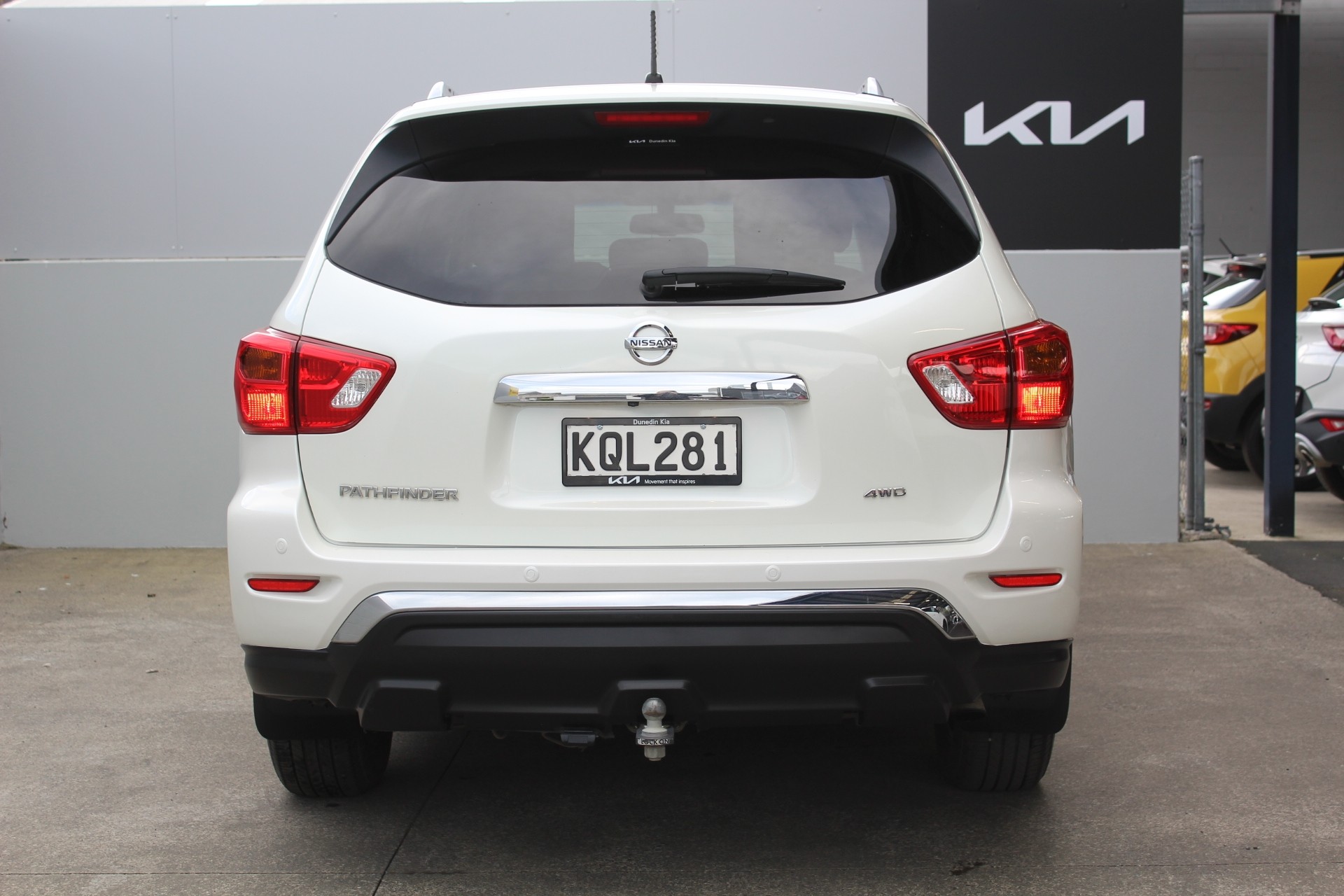 2017 Nissan Pathfinder ST-L 3.5 4WD Auto Carousel 3