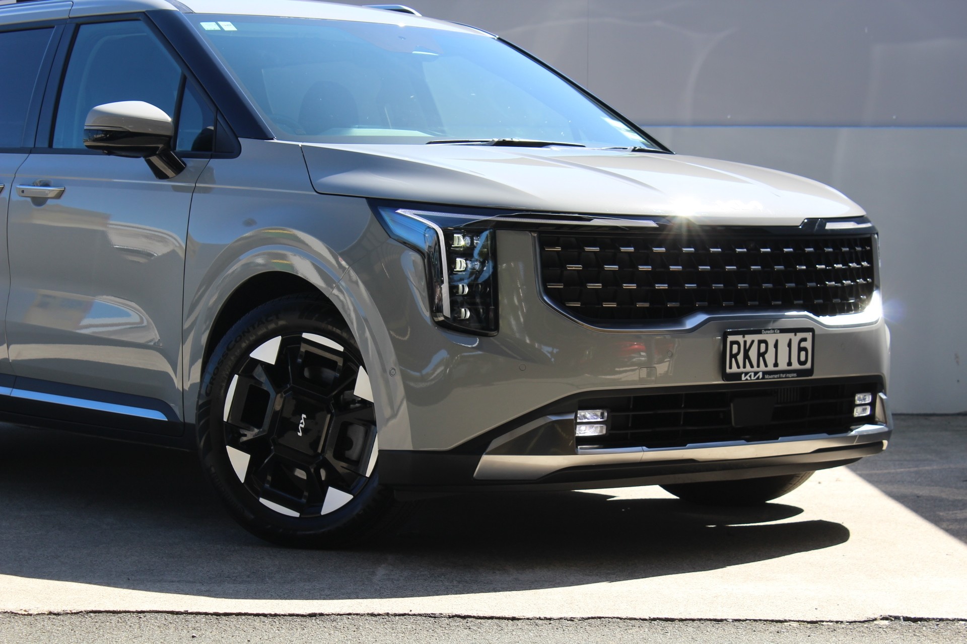 2025 Kia Carnival Premium 2.2L Turbo Diesel 8-Seat Carousel 5